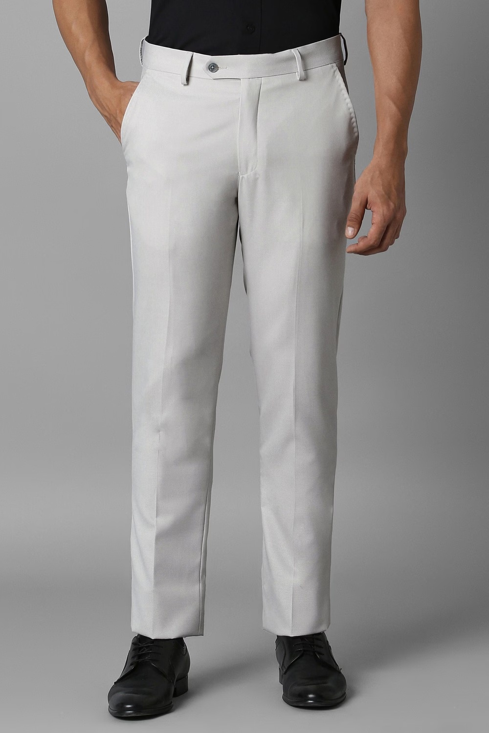 Men Grey Slim Fit Textured Flat Front Casual Trousers-Grey