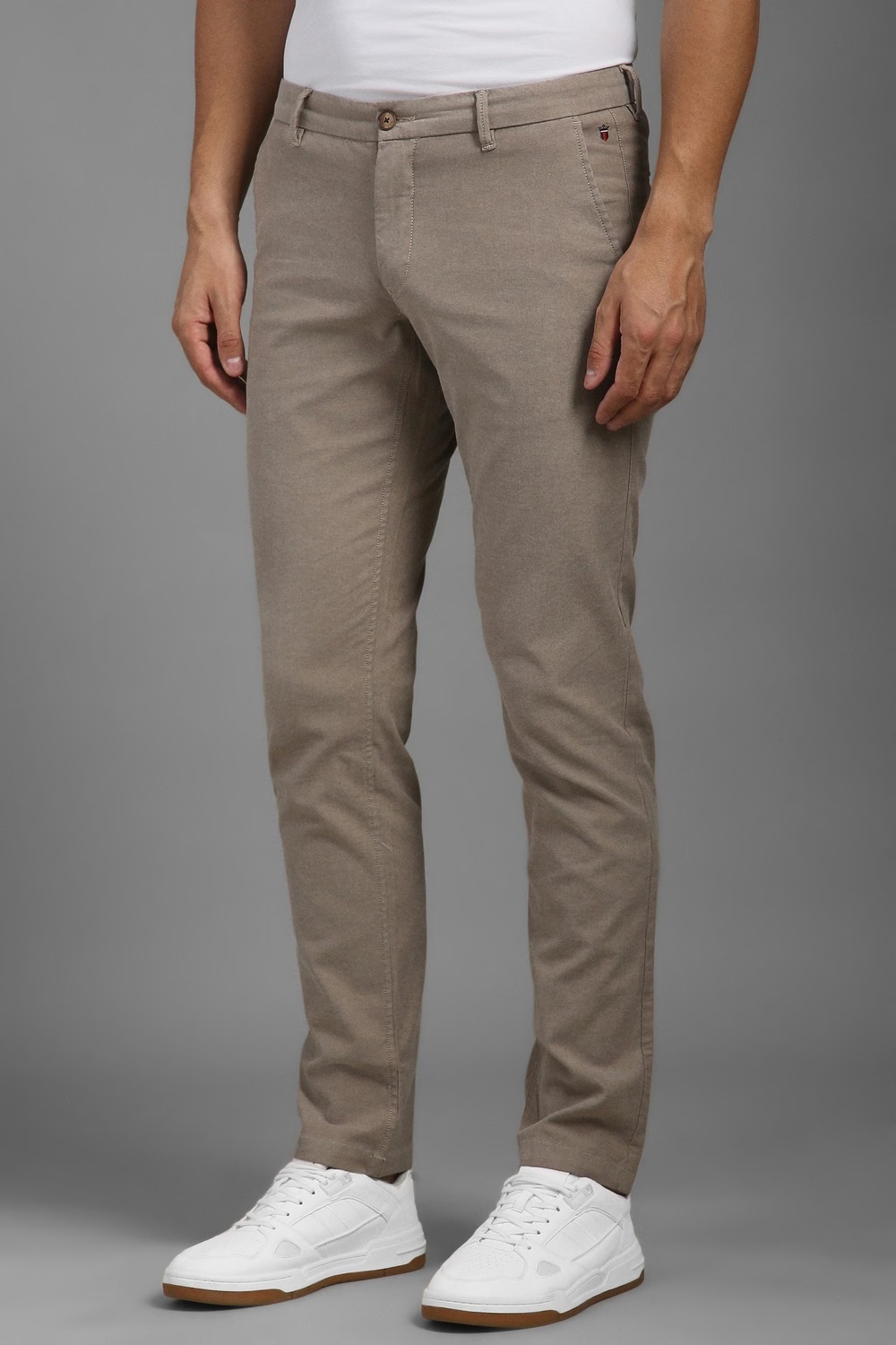 35896-men-brown-slim-fit-textured-flat-front-casual-trousers-brown-1.jpg