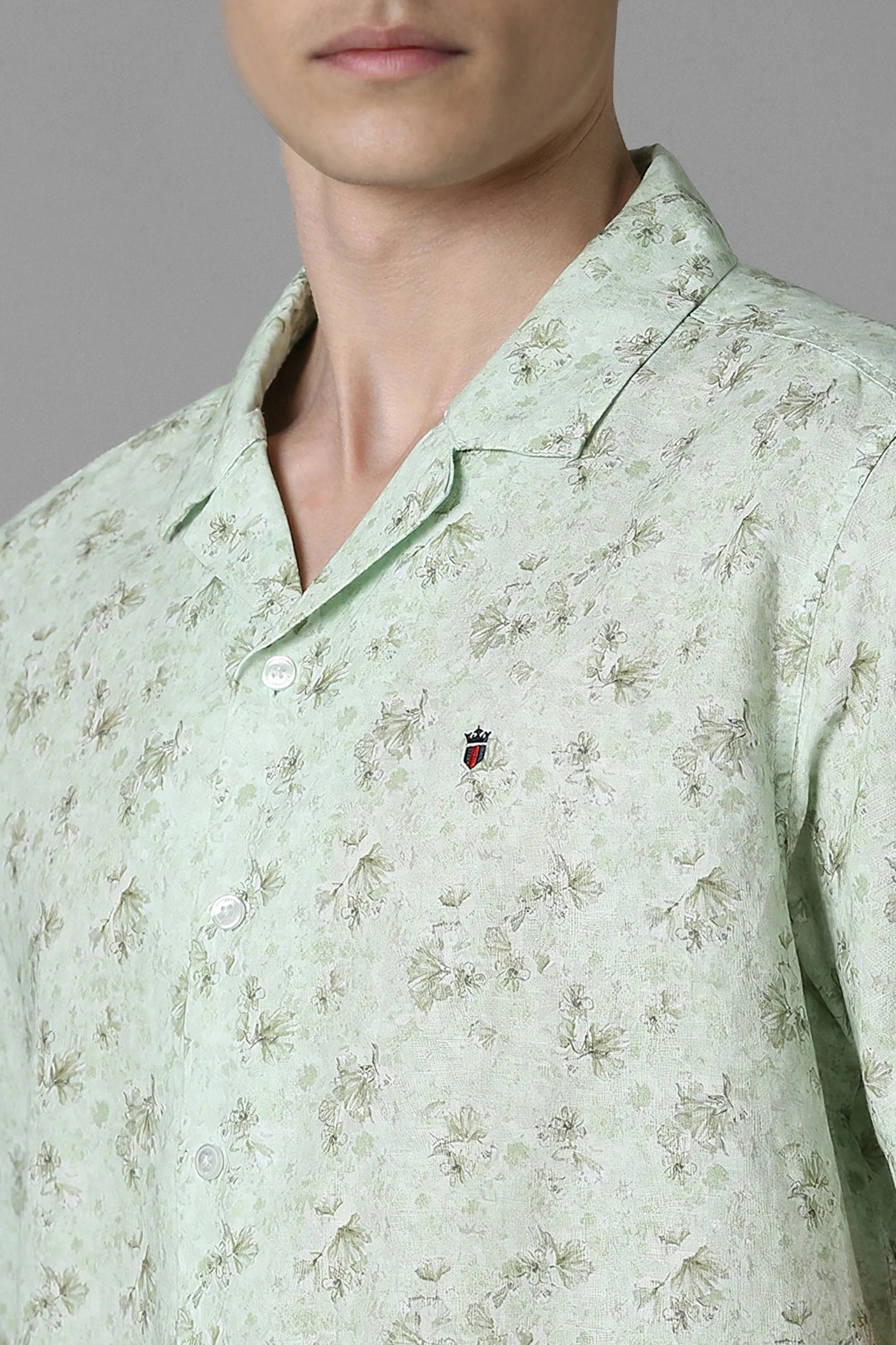 36258-men-green-slim-fit-print-half-sleeves-casual-shirt-green-1.webp
