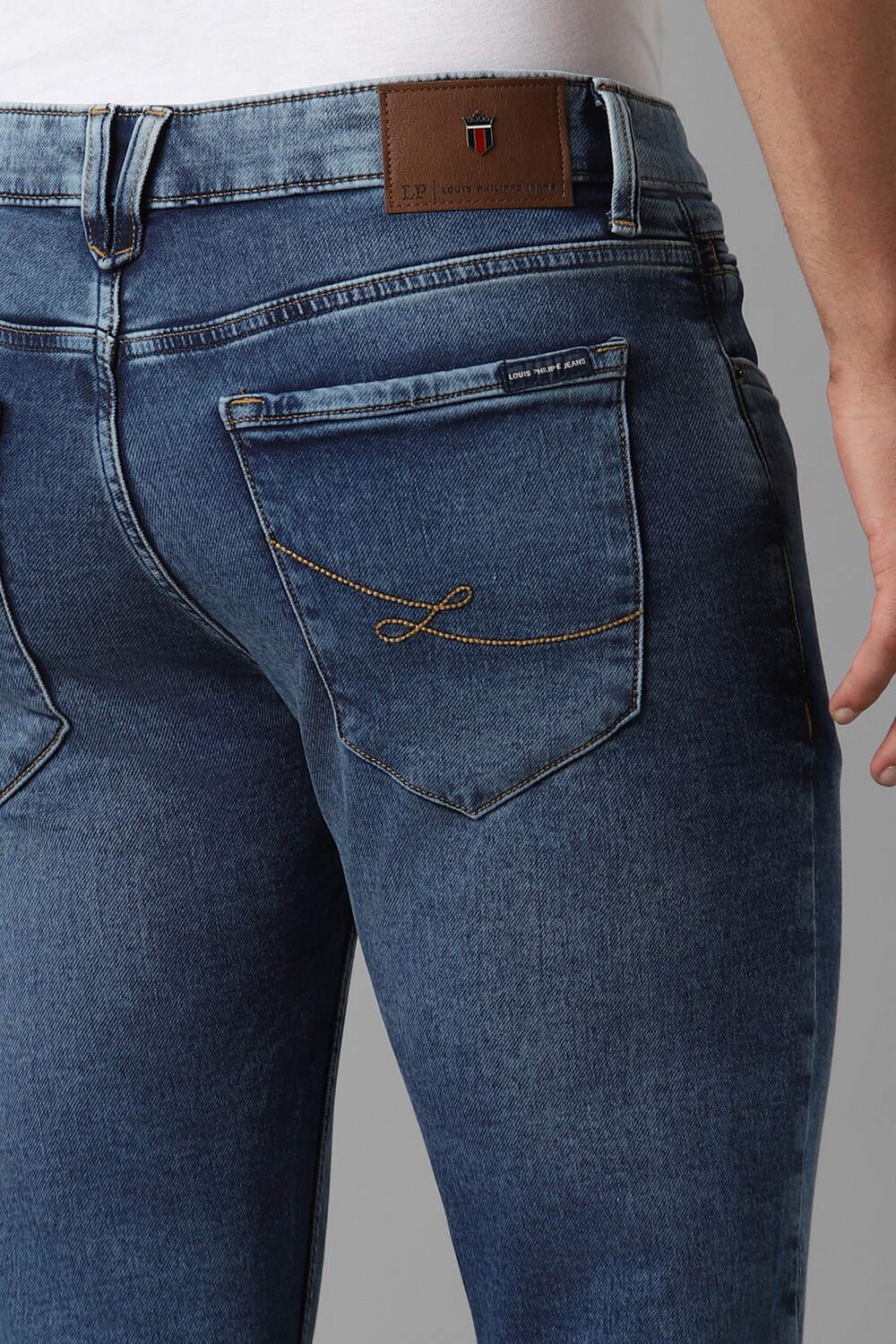 37106-men-navy-mid-slim-fit-jeans-navy-1.webp