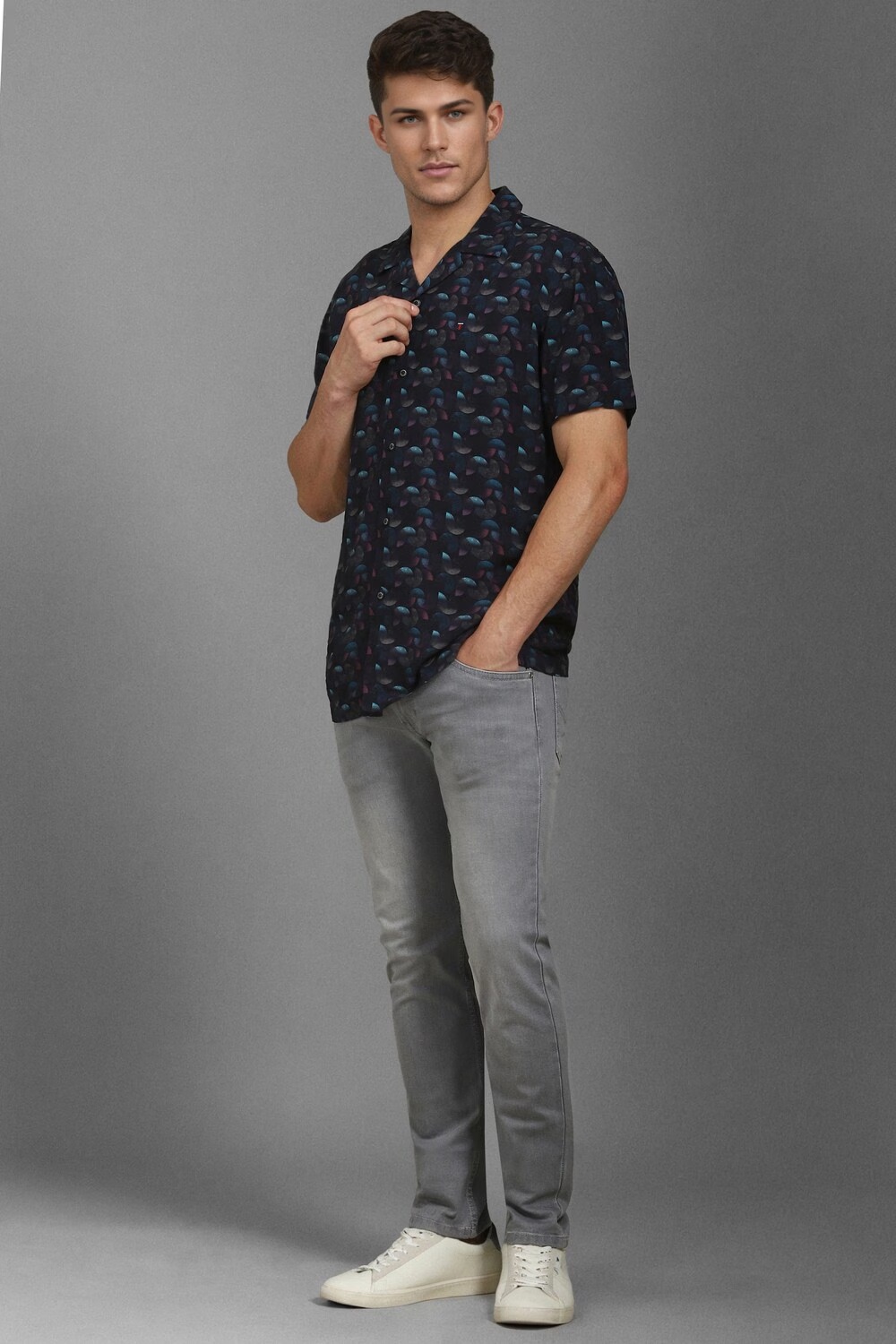 37436-men-black-slim-fit-print-half-sleeves-casual-shirt-black-1.jpg