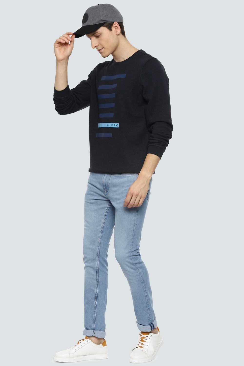 3748-men-casual-black-graphic-print-sweatshirt-black-1.jpg