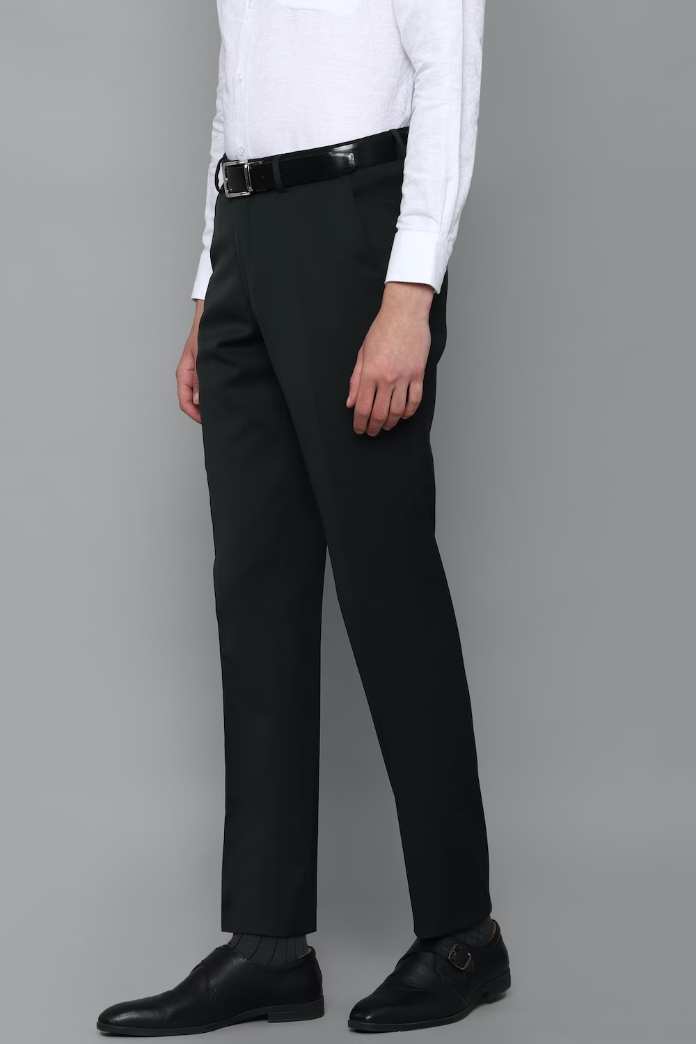 37644-men-black-slim-fit-solid-flat-front-formal-trousers-black-1.jpg