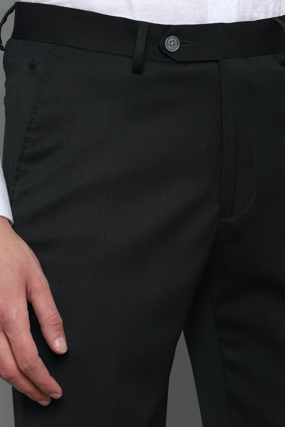 37644-men-black-slim-fit-solid-flat-front-formal-trousers-black-1.jpg
