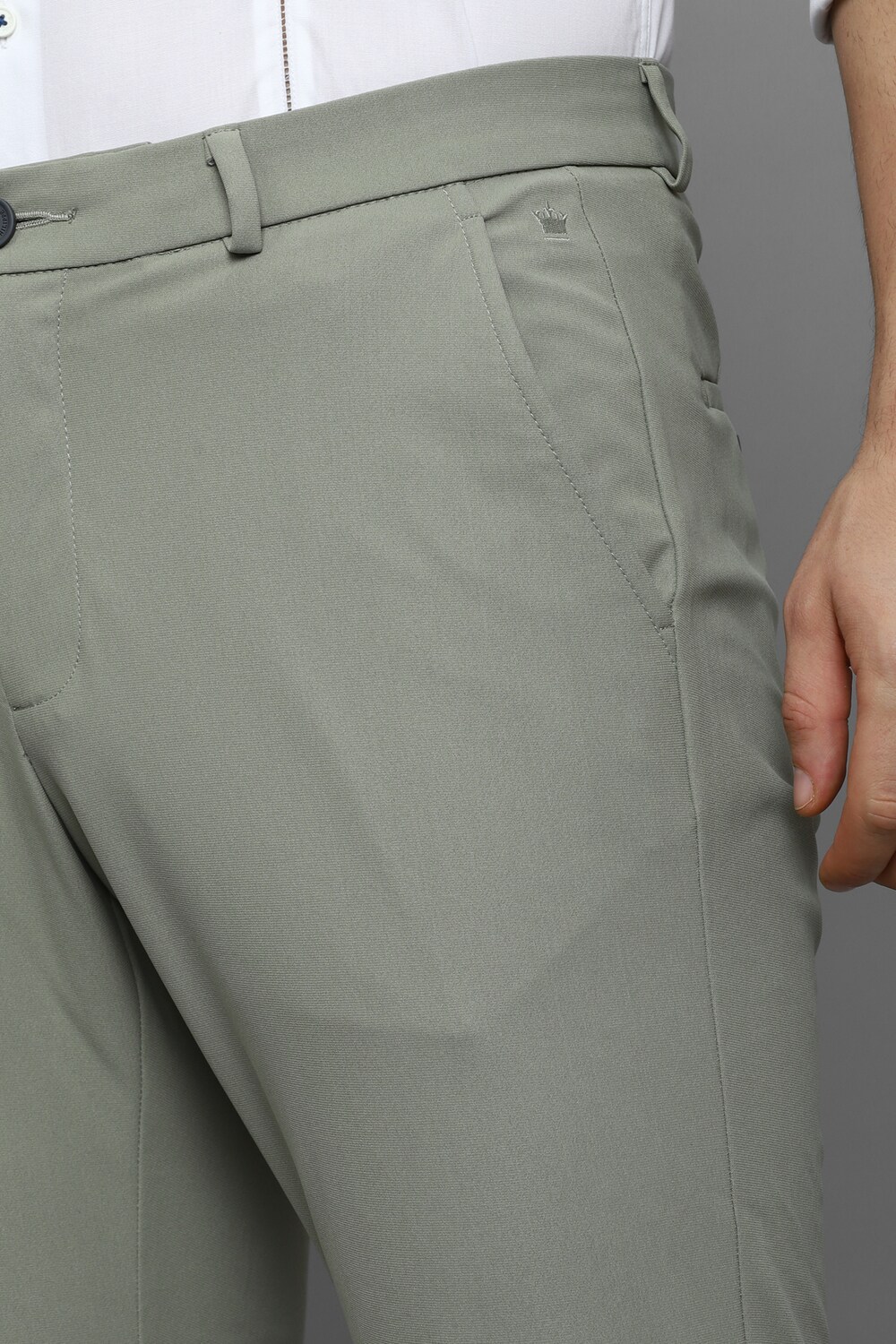 38384-men-green-slim-fit-solid-flat-front-casual-trousers-green-1.jpg