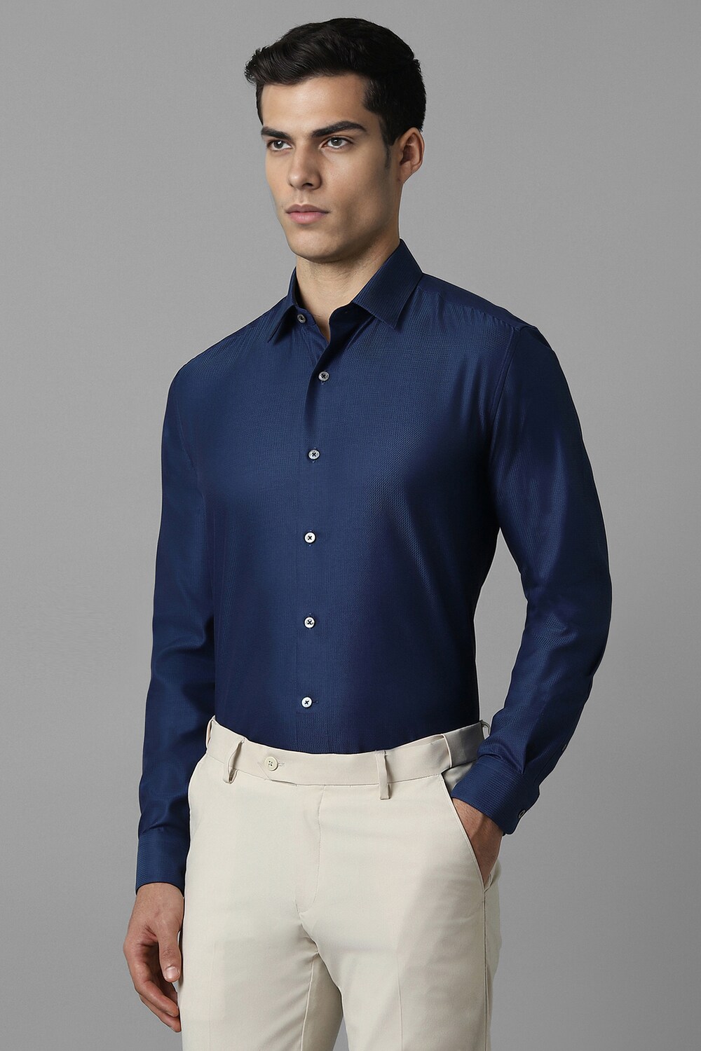 38441-men-navy-slim-fit-textured-full-sleeves-formal-shirt-navy-1.jpg