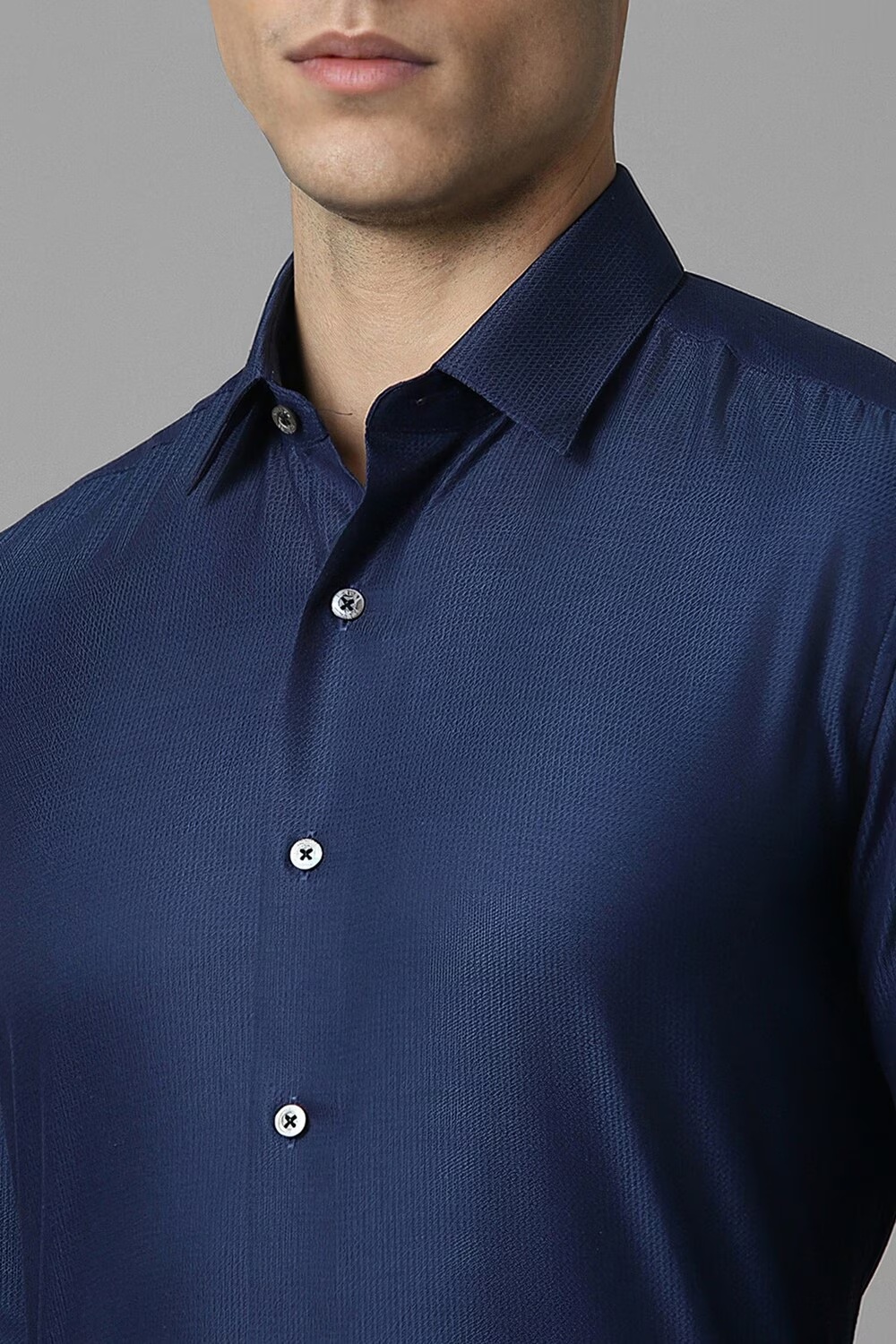 38441-men-navy-slim-fit-textured-full-sleeves-formal-shirt-navy-1.jpg