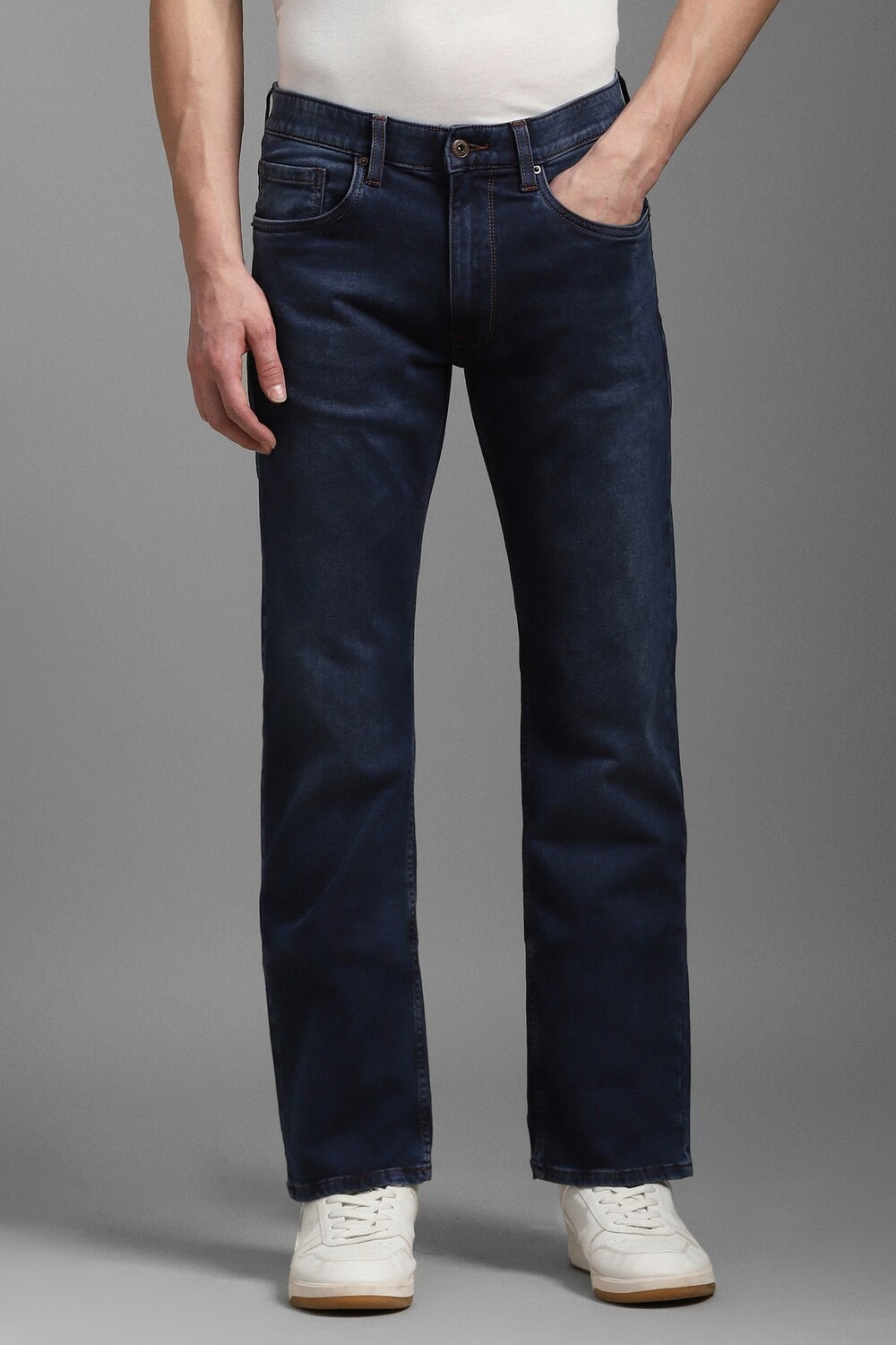 Men Navy Light wash Regular Fit Jeans-Navy
