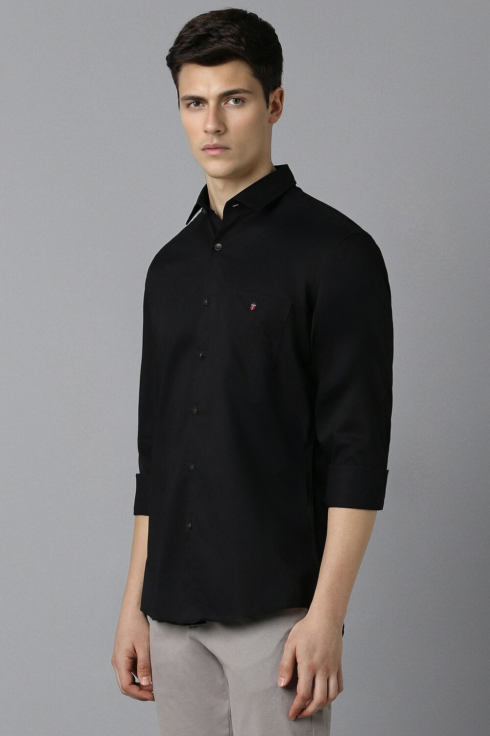 38848-men-black-slim-fit-solid-full-sleeves-casual-shirt-black-1.jpg