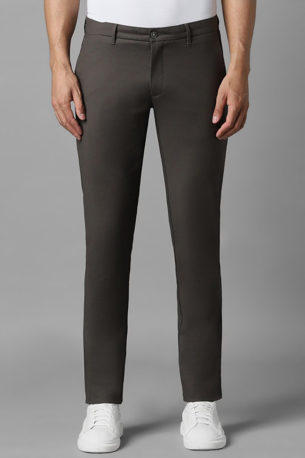 Men Grey Slim Fit Solid Casual Trousers-Grey