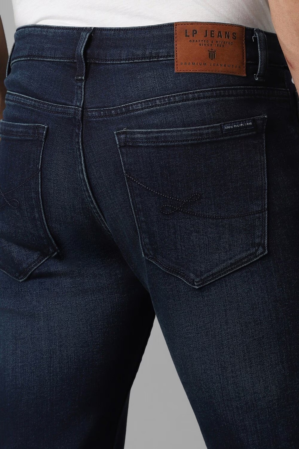 40225-men-navy-dark-slim-fit-jeans-navy-1.webp
