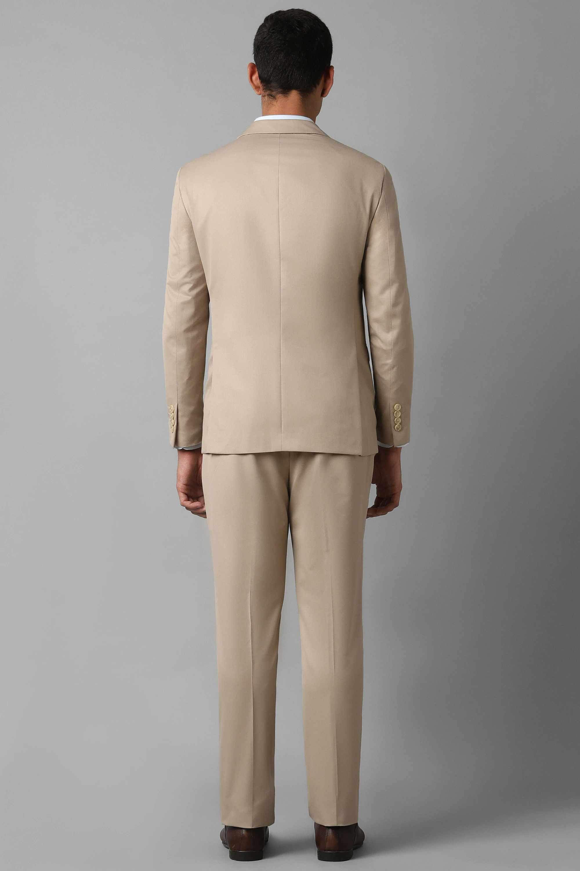 40362-men-khaki-slim-fit-solid-formal-two-piece-suit-khaki-1.webp