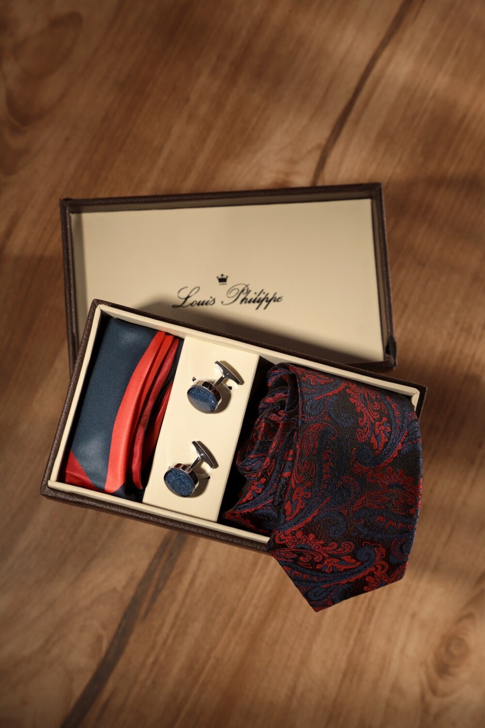 Men Multi Embroidered Tie Pocket Square And Cufflink-Multi
