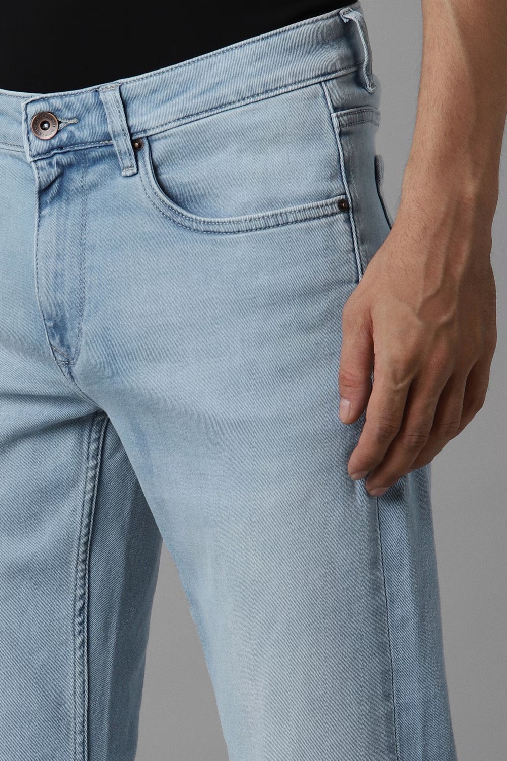 41300-men-blue-light-slim-fit-jeans-blue-1.jpg