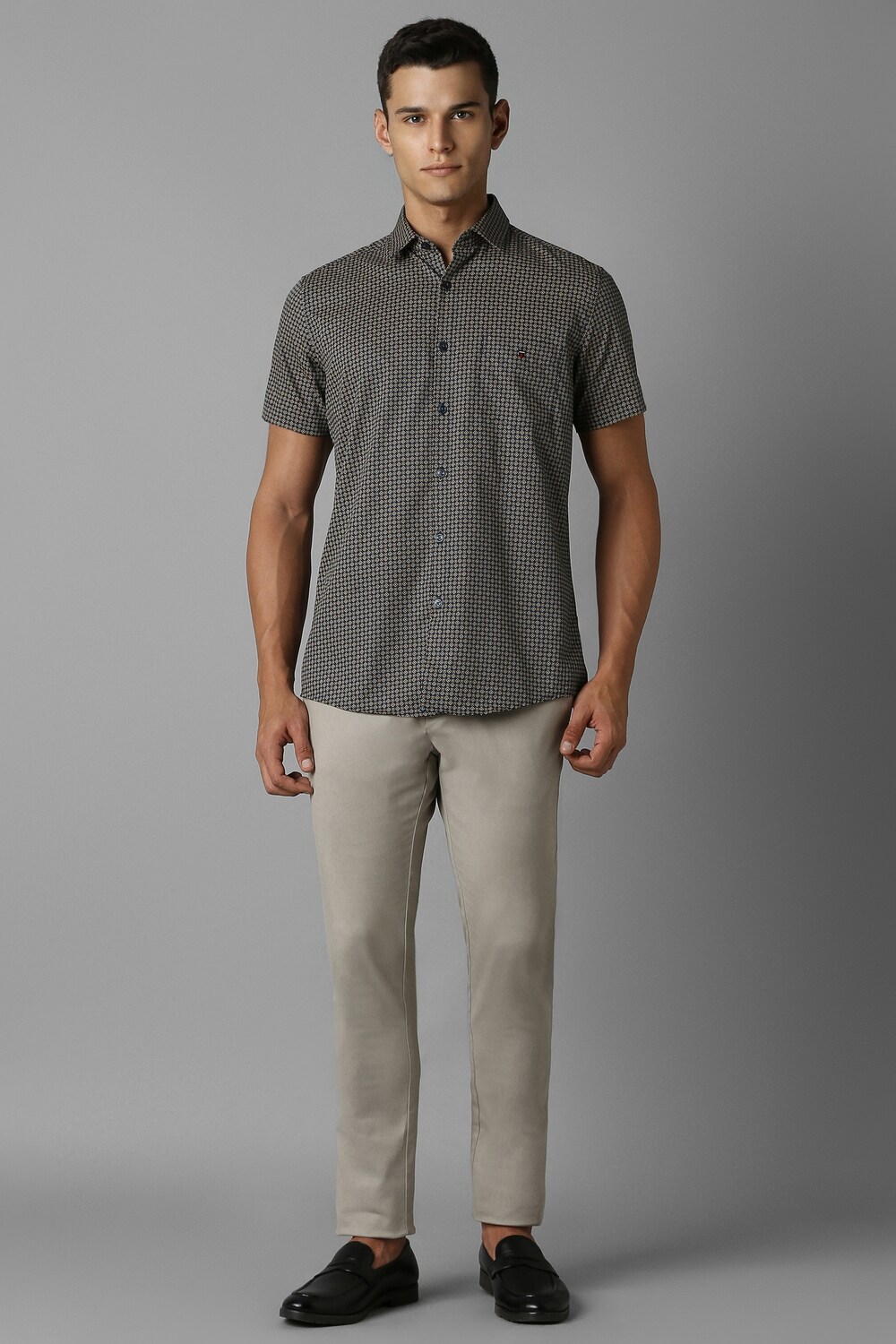 4174-men-black-slim-fit-print-half-sleeves-casual-shirt-black-1.jpg