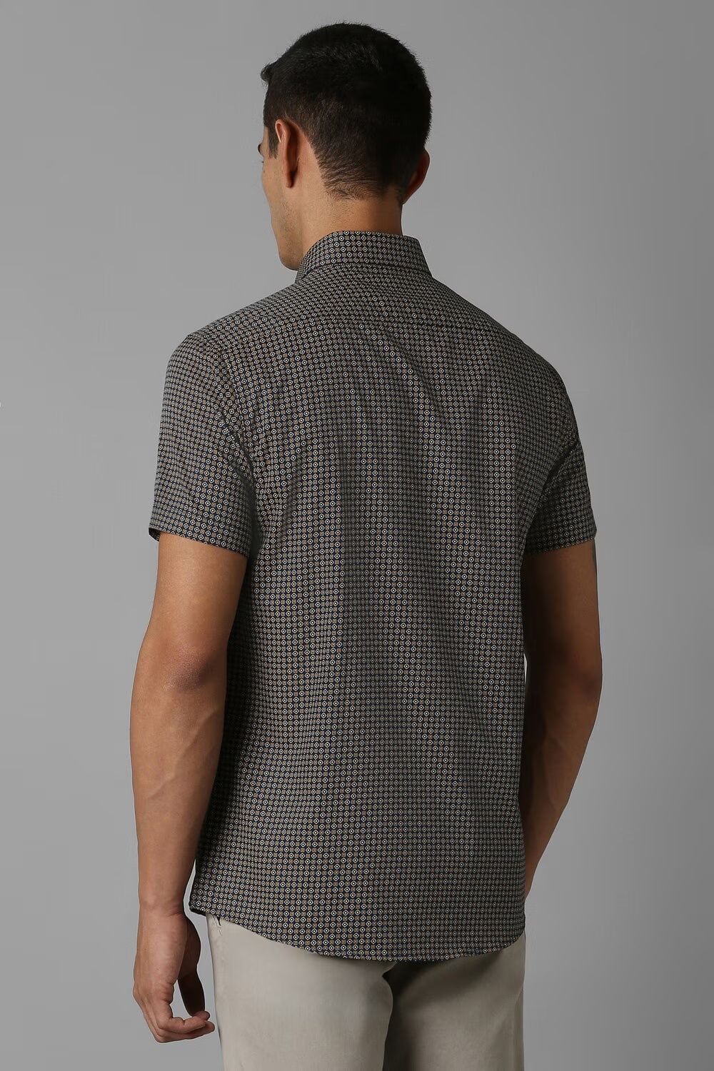 4174-men-black-slim-fit-print-half-sleeves-casual-shirt-black-1.jpg