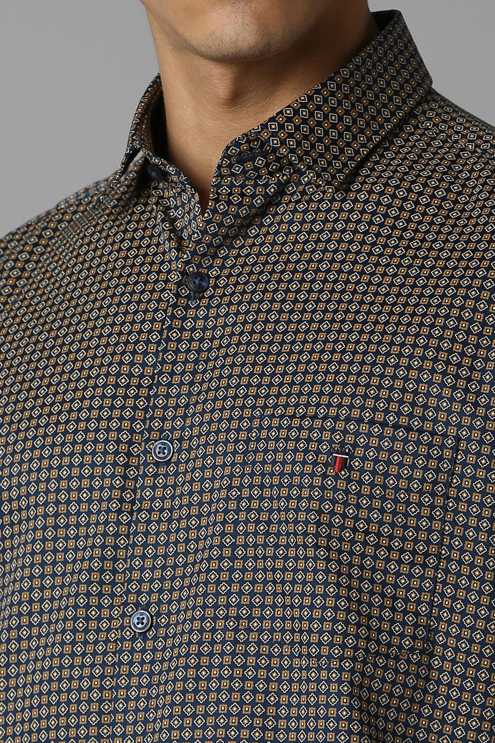 4174-men-black-slim-fit-print-half-sleeves-casual-shirt-black-1.jpg