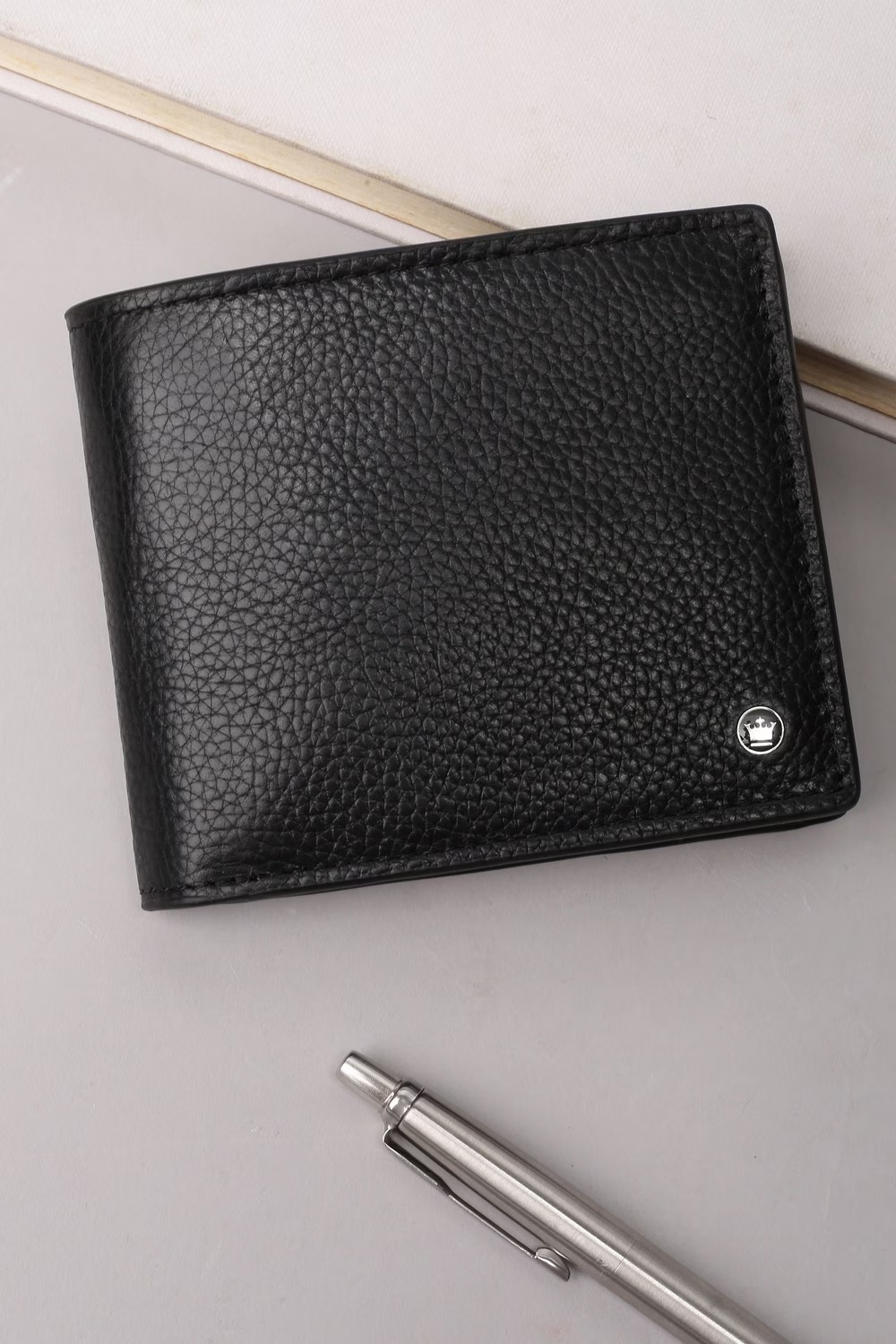 42418-men-textured-black-leather-bifold-wallet-with-coin-pocket-black-1.jpg