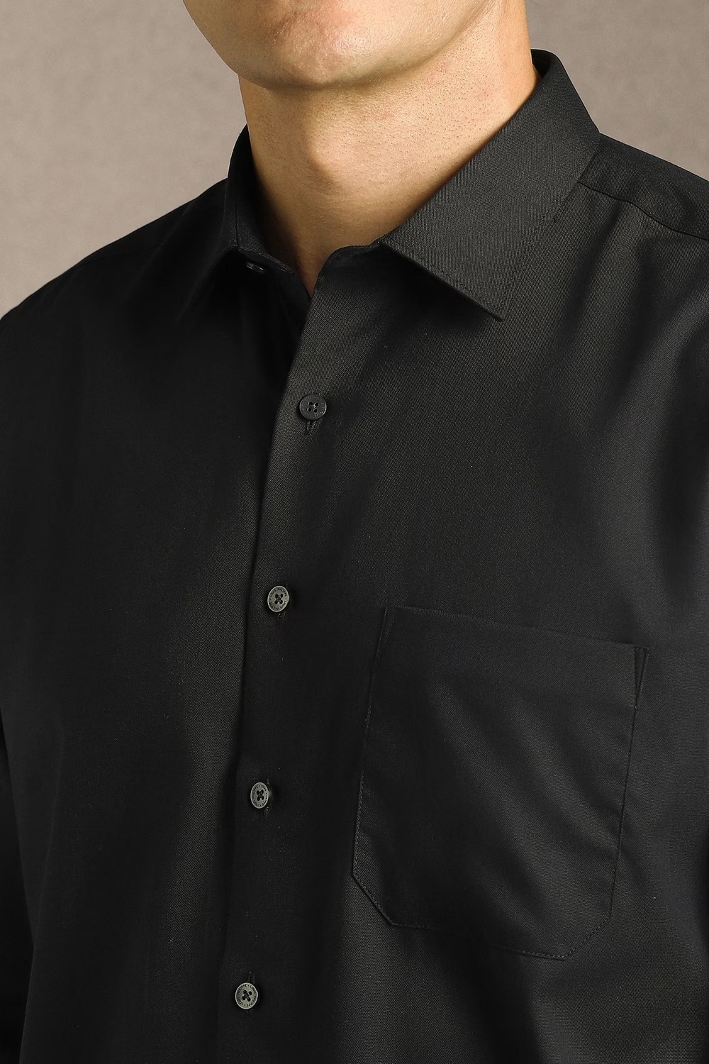 42778-men-black-solid-full-sleeves-formal-shirt-black-1.jpg