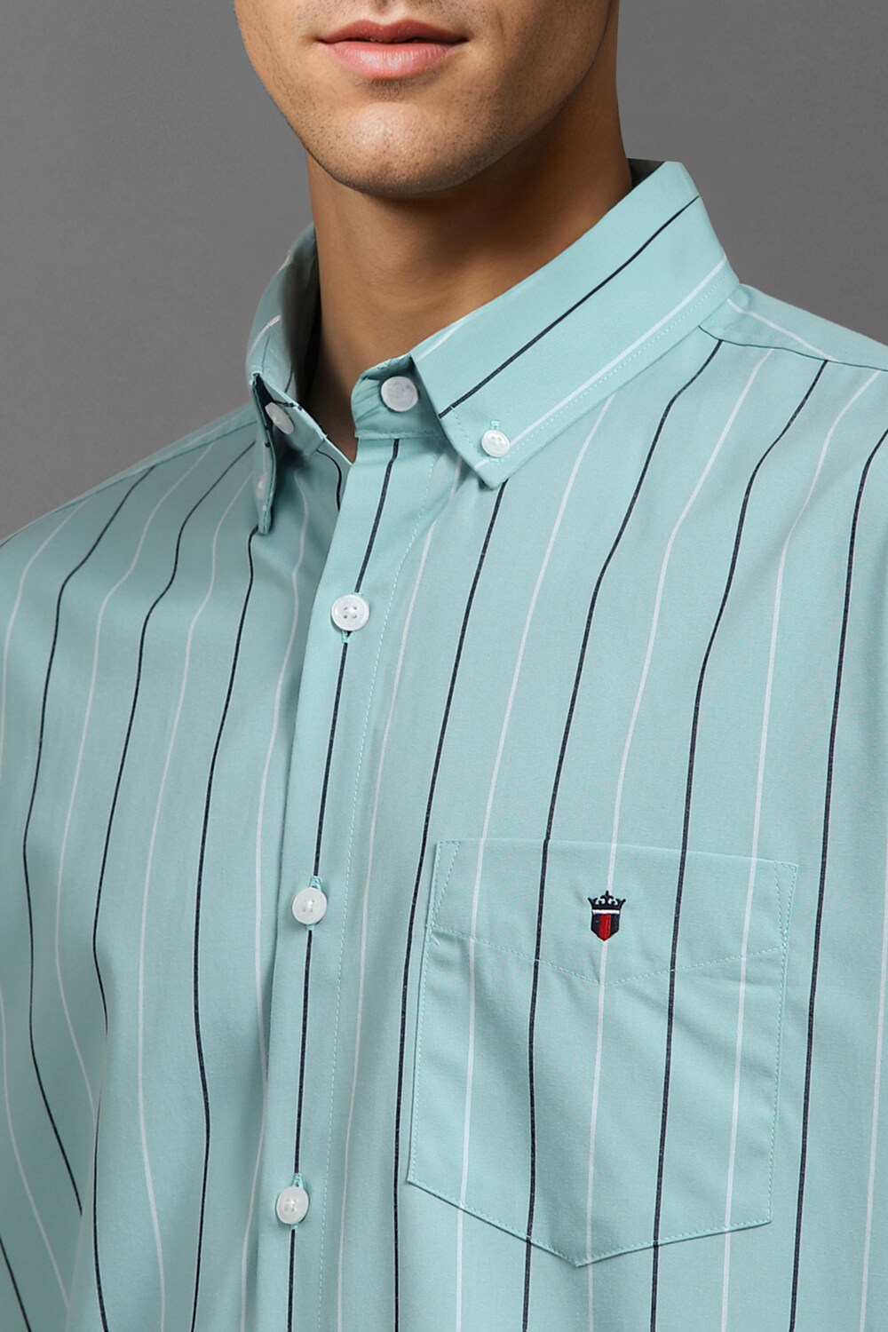 4331-men-blue-slim-fit-stripe-full-sleeves-casual-shirt-blue-1.jpg
