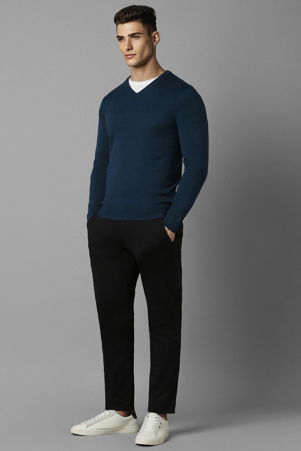 43551-men-navy-solid-v-neck-full-sleeves-sweater-navy-1.jpg