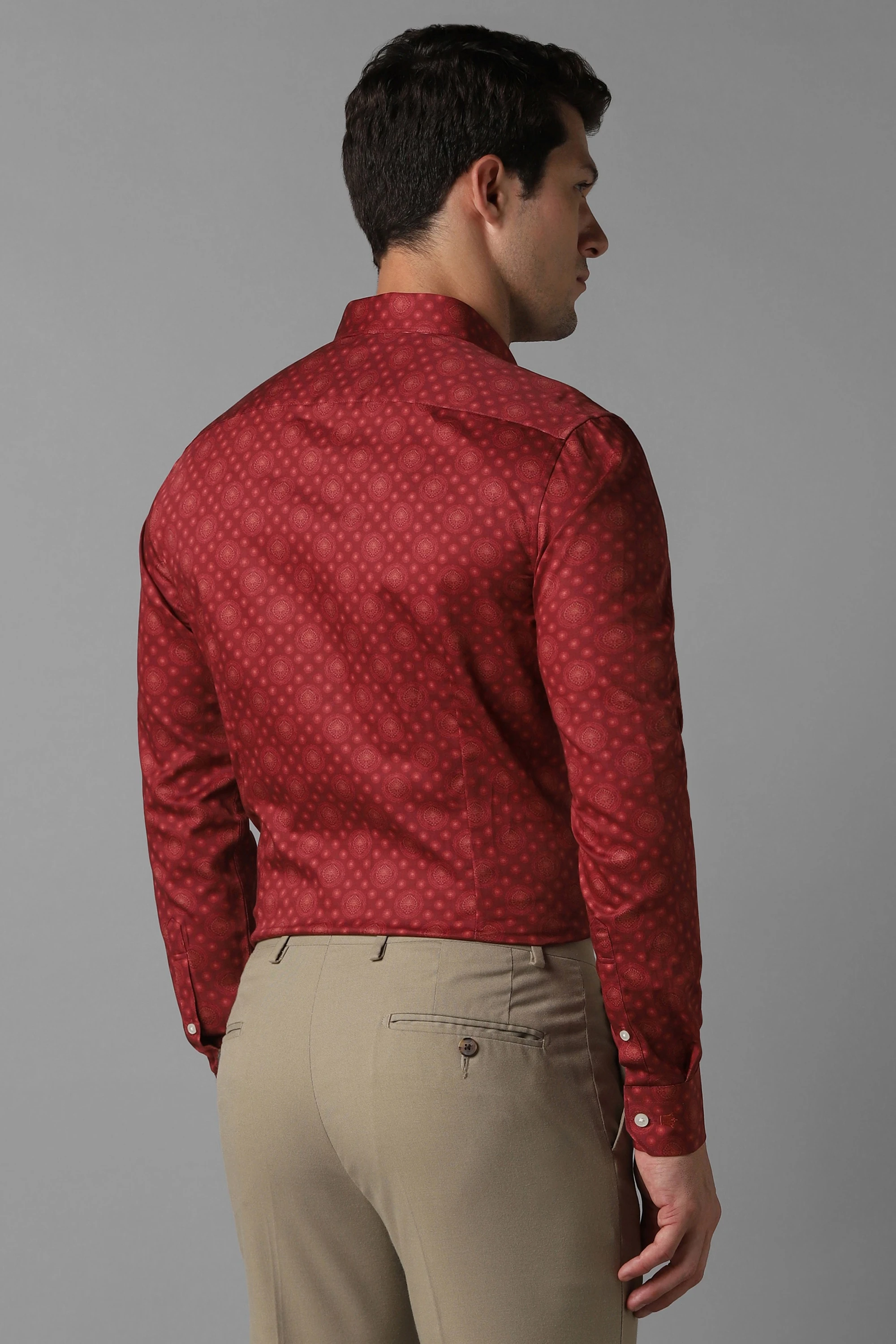 43835-men-maroon-slim-fit-print-full-sleeves-formal-shirt-maroon-1.webp