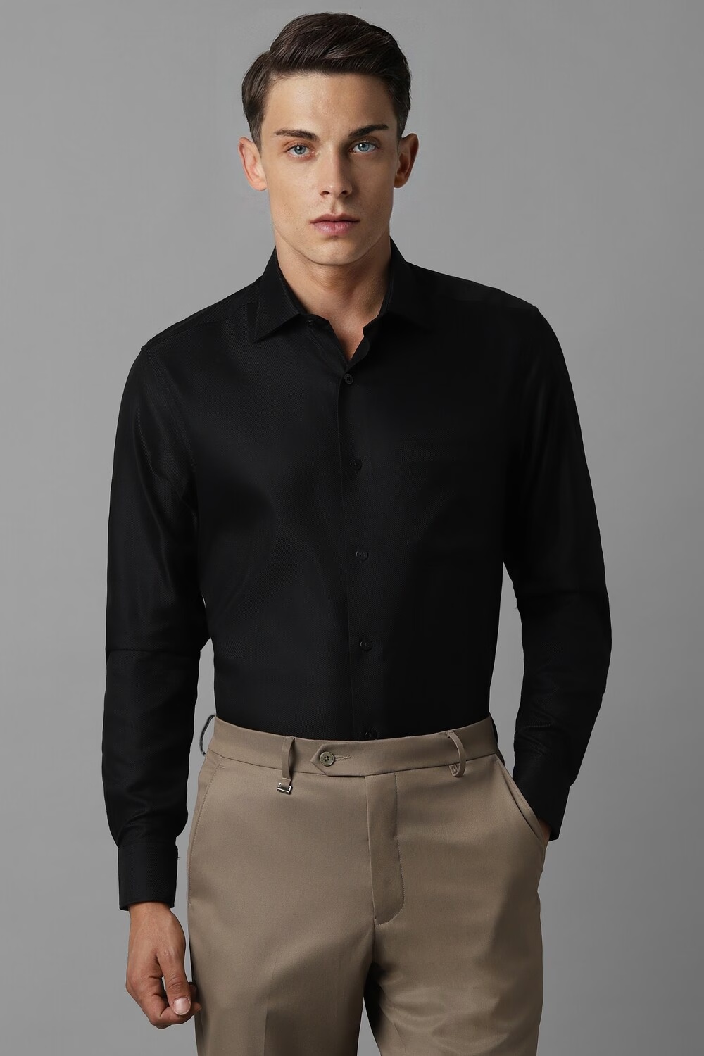 44035-men-black-classic-fit-solid-full-sleeves-formal-shirt-black-1.jpg