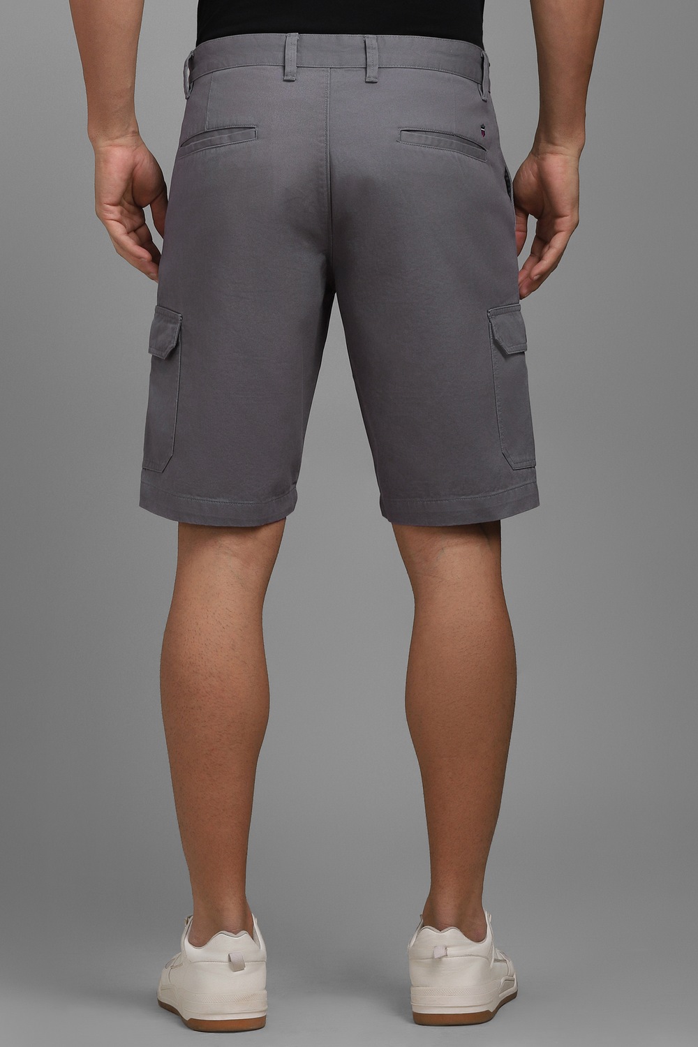 44169-men-grey-solid-slim-fit-shorts-grey-1.jpg