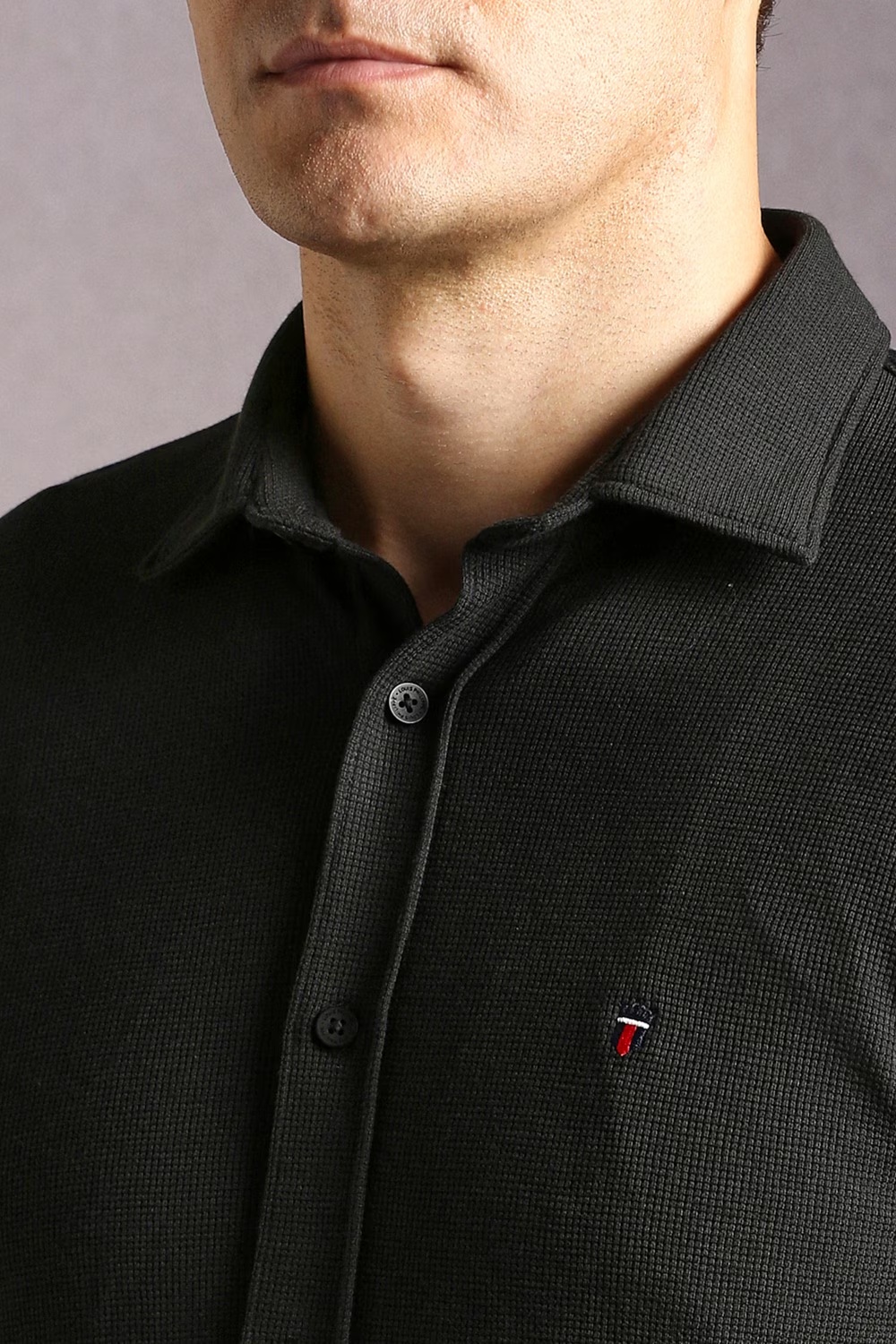 44209-men-black-textured-full-sleeves-casual-shirt-black-1.jpg
