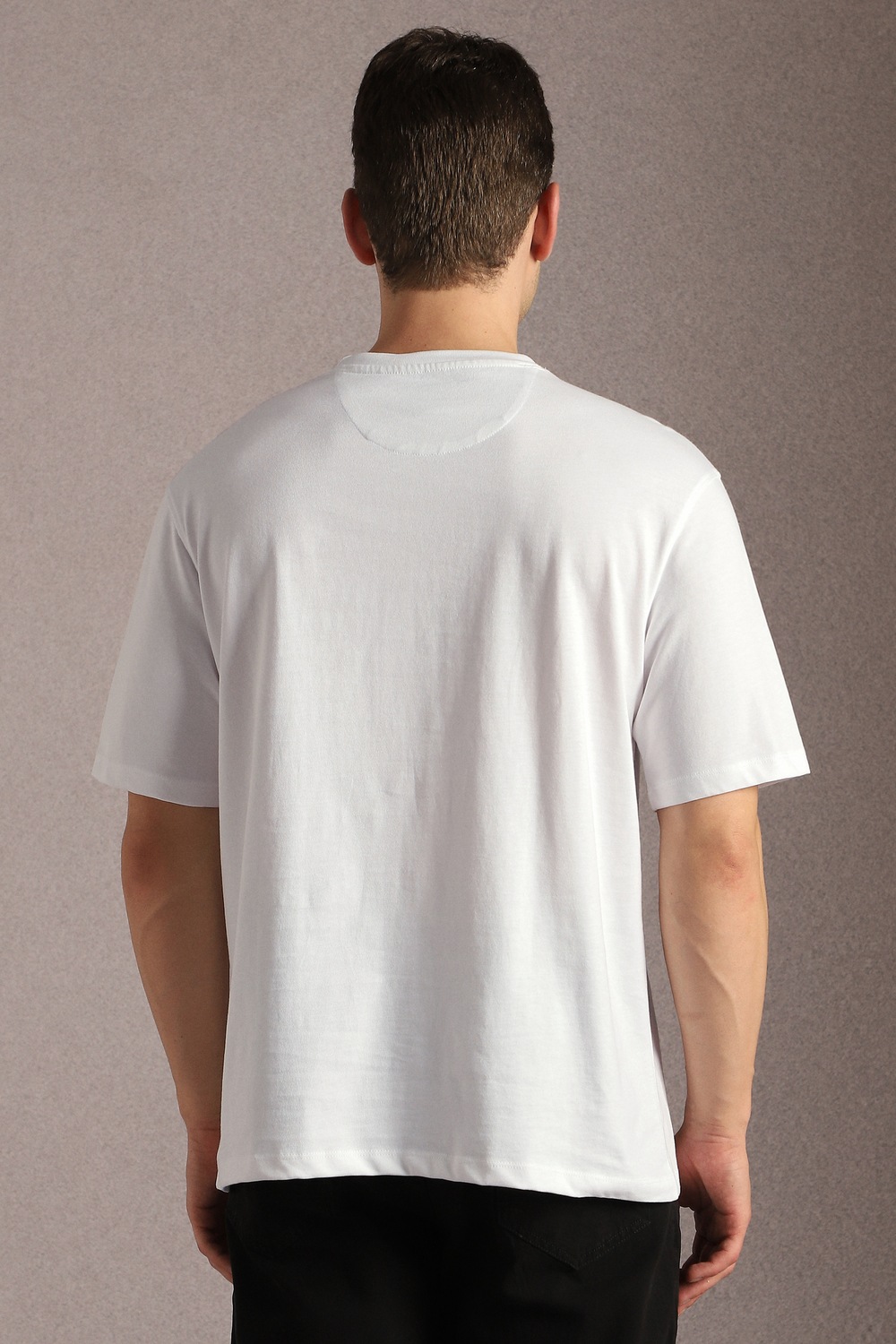 44448-men-white-solid-crew-neck-t-shirt-white-1.jpg