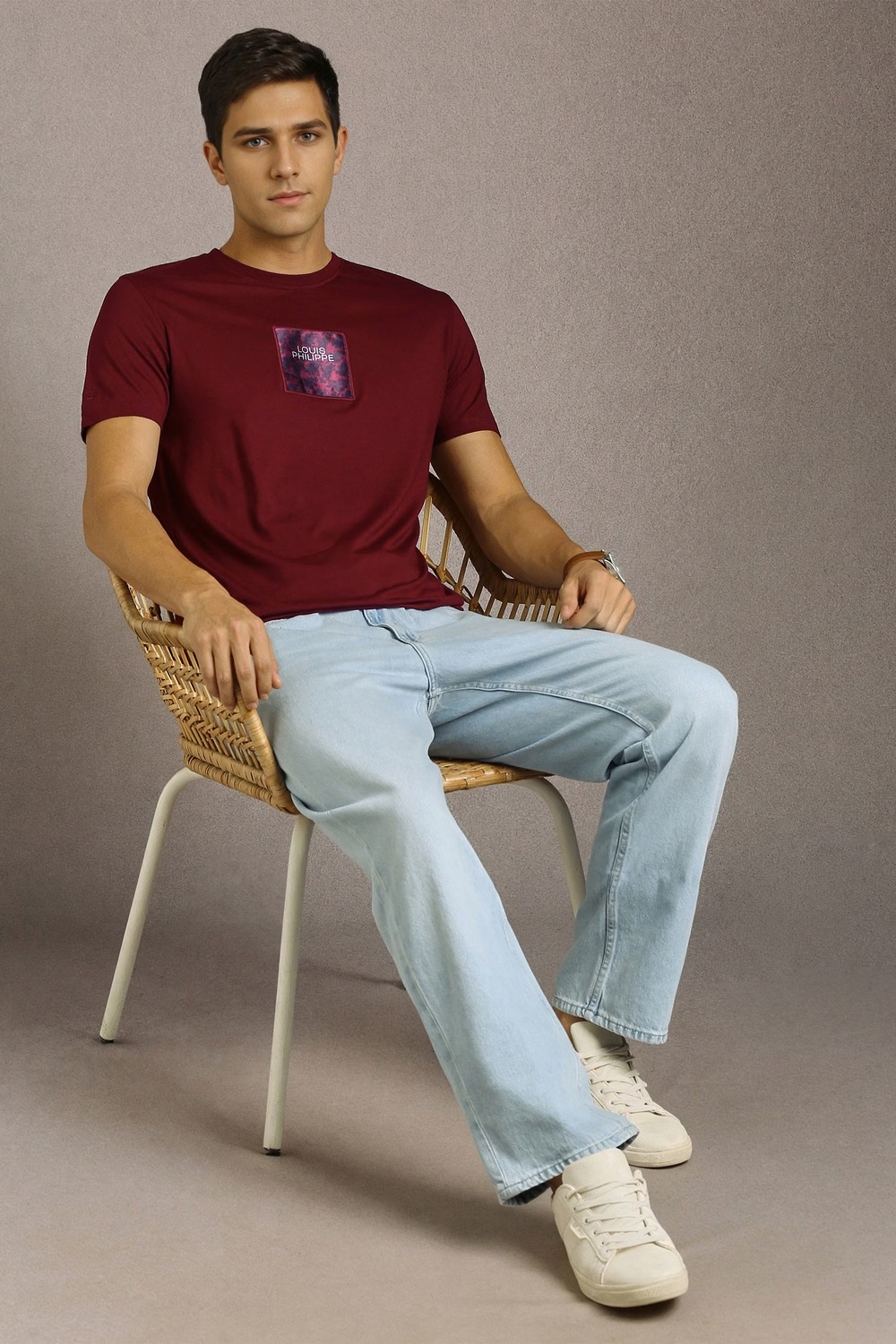 44486-men-maroon-graphic-print-crew-neck-t-shirt-maroon-1.jpg