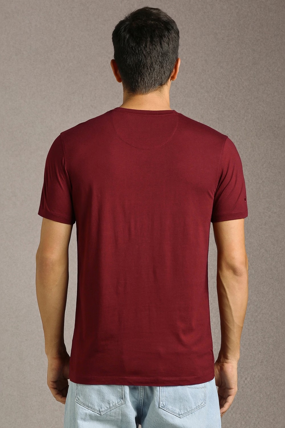 44486-men-maroon-graphic-print-crew-neck-t-shirt-maroon-1.jpg