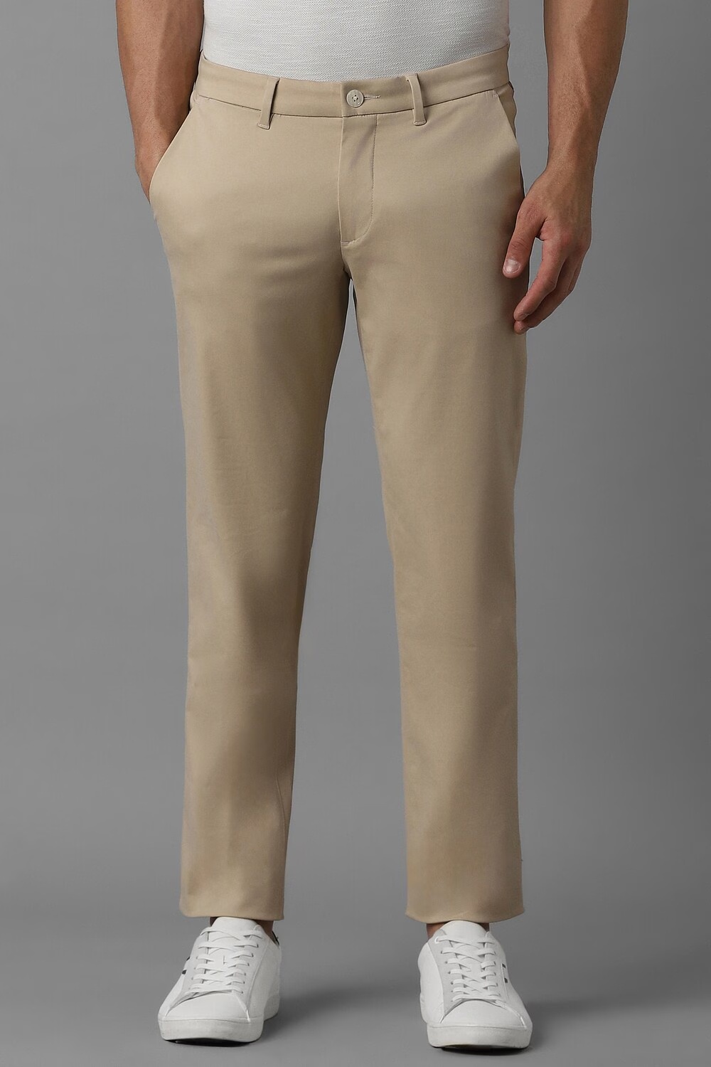 Men Beige Slim Fit Solid Flat Front Casual Trousers-Beige