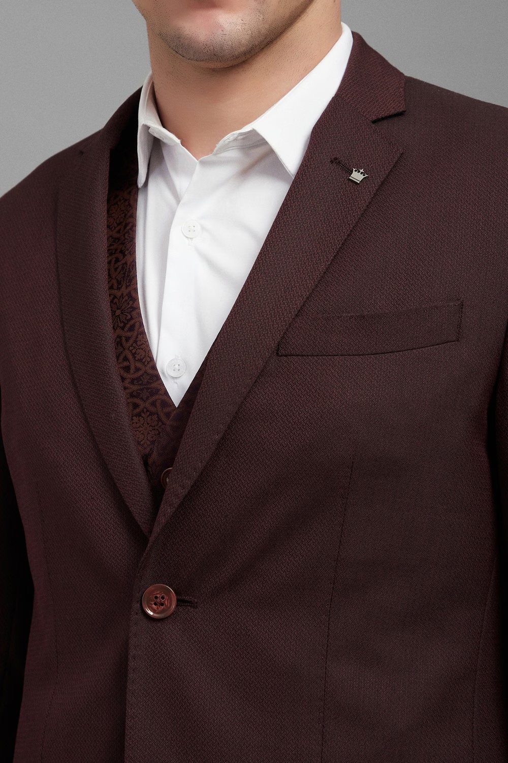 46263-men-maroon-slim-fit-textured-formal-three-piece-suit-maroon-1.jpg