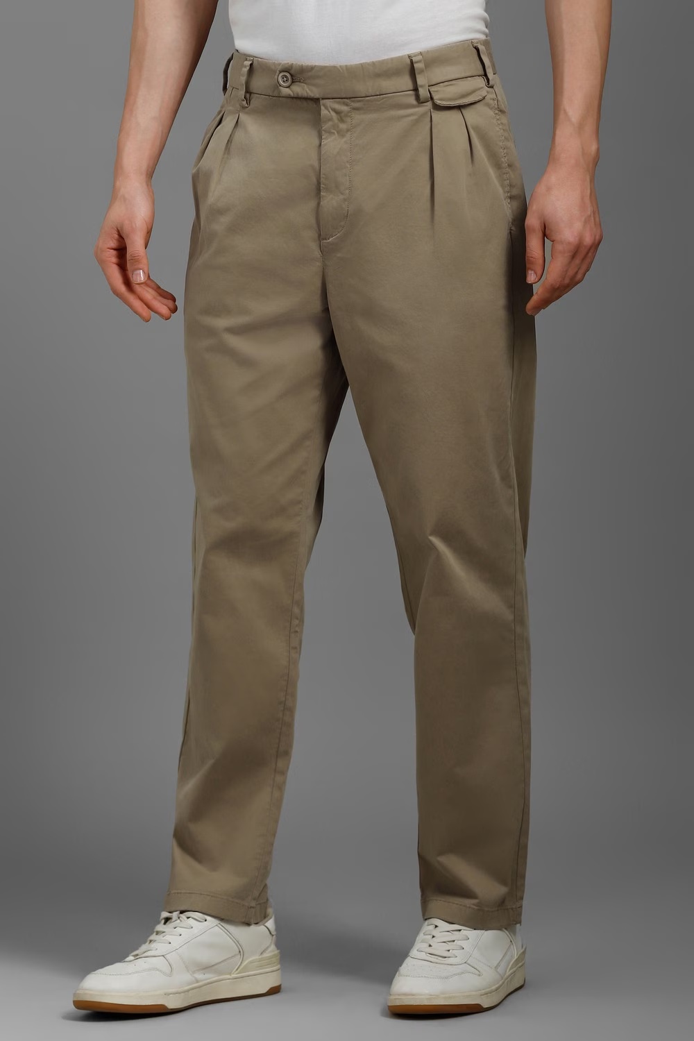 46470-men-khaki-contemporary-fit-solid-pleated-casual-trousers-khaki-1.jpg