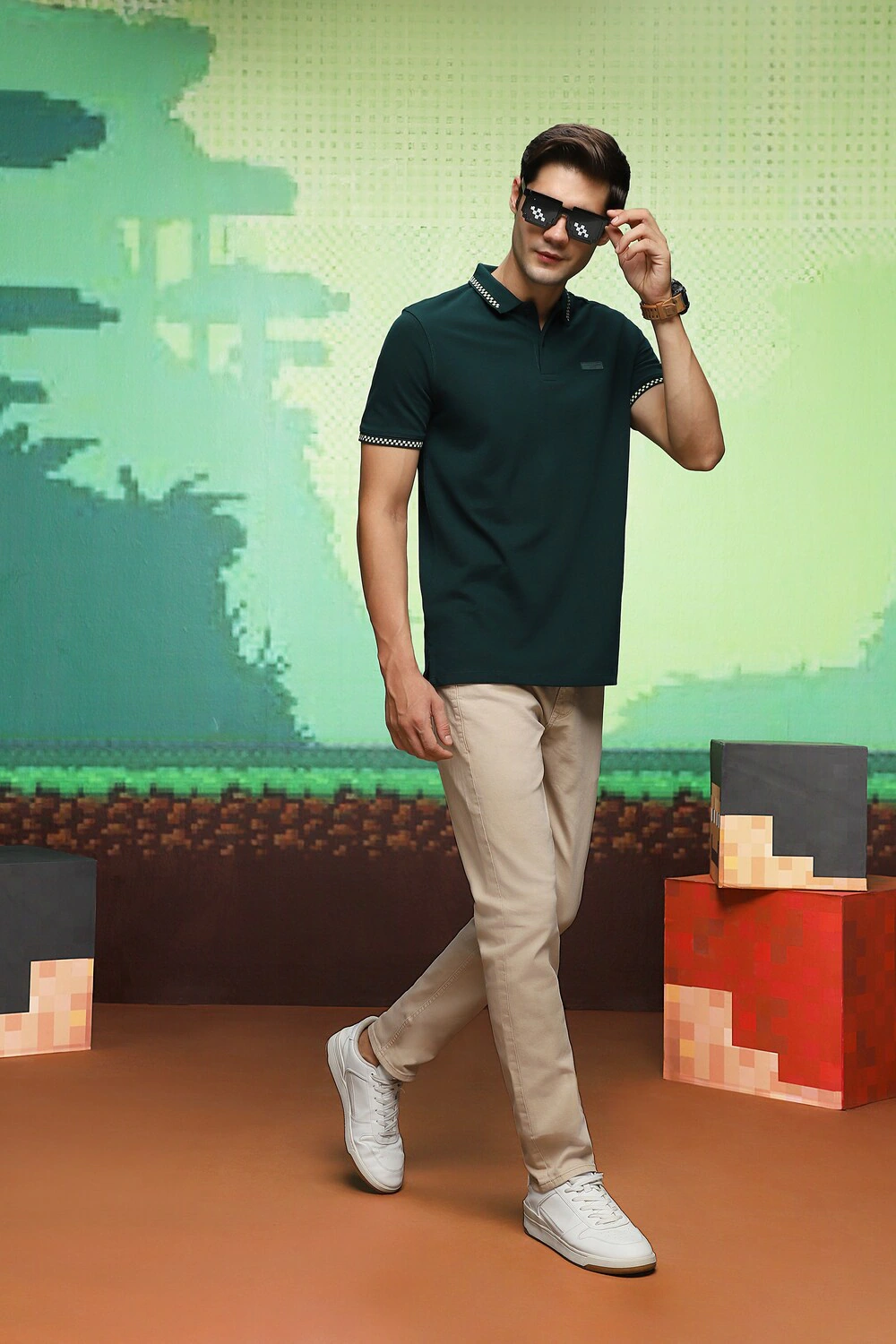 Men Green Solid Polo Neck T-shirt-Green