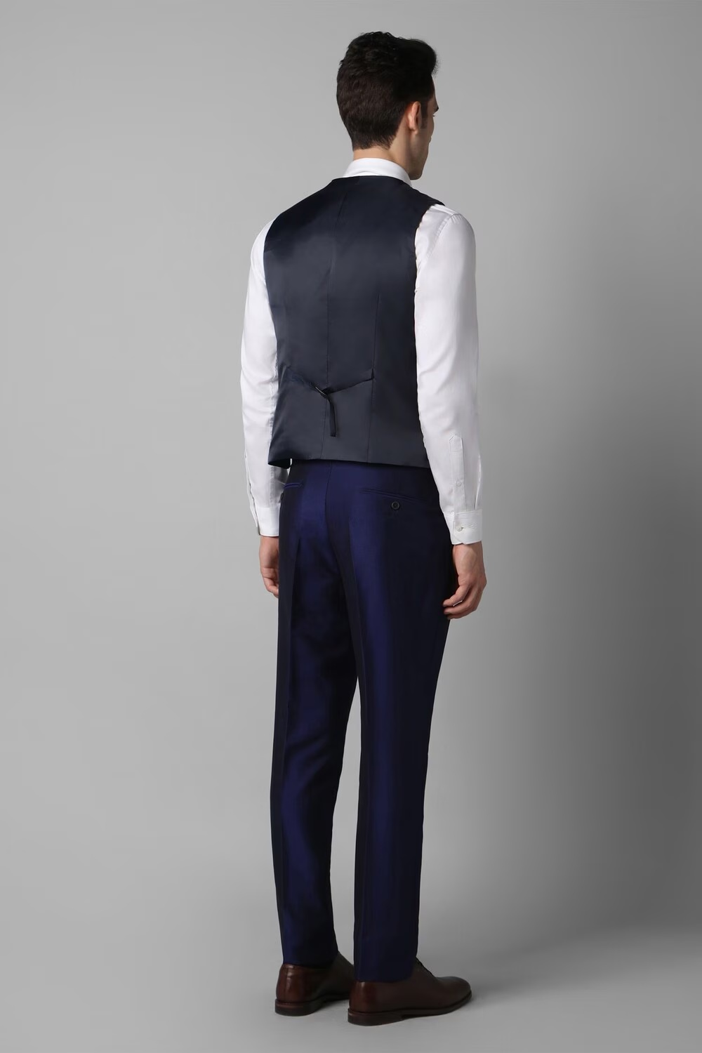 4656-men-navy-slim-fit-textured-formal-three-piece-suit-navy-1.jpg