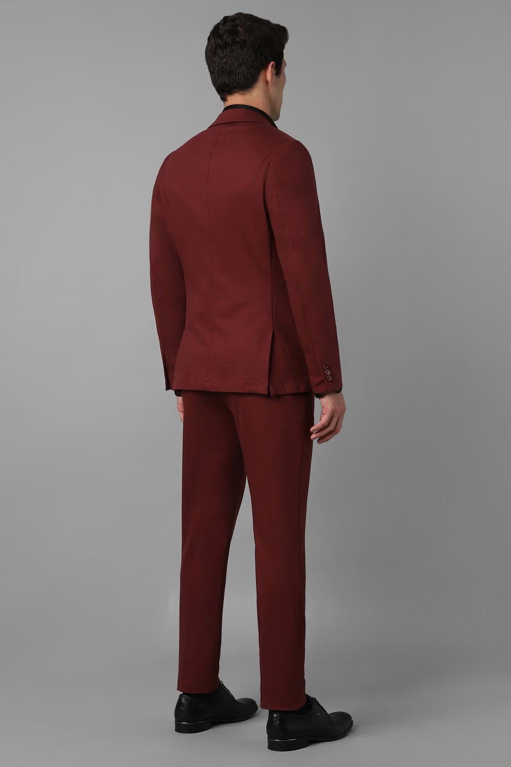 46983-men-maroon-slim-fit-solid-formal-two-piece-suit-maroon-1.jpg