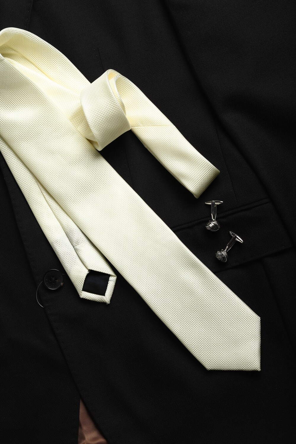 Men Cream Solid Tie-Cream