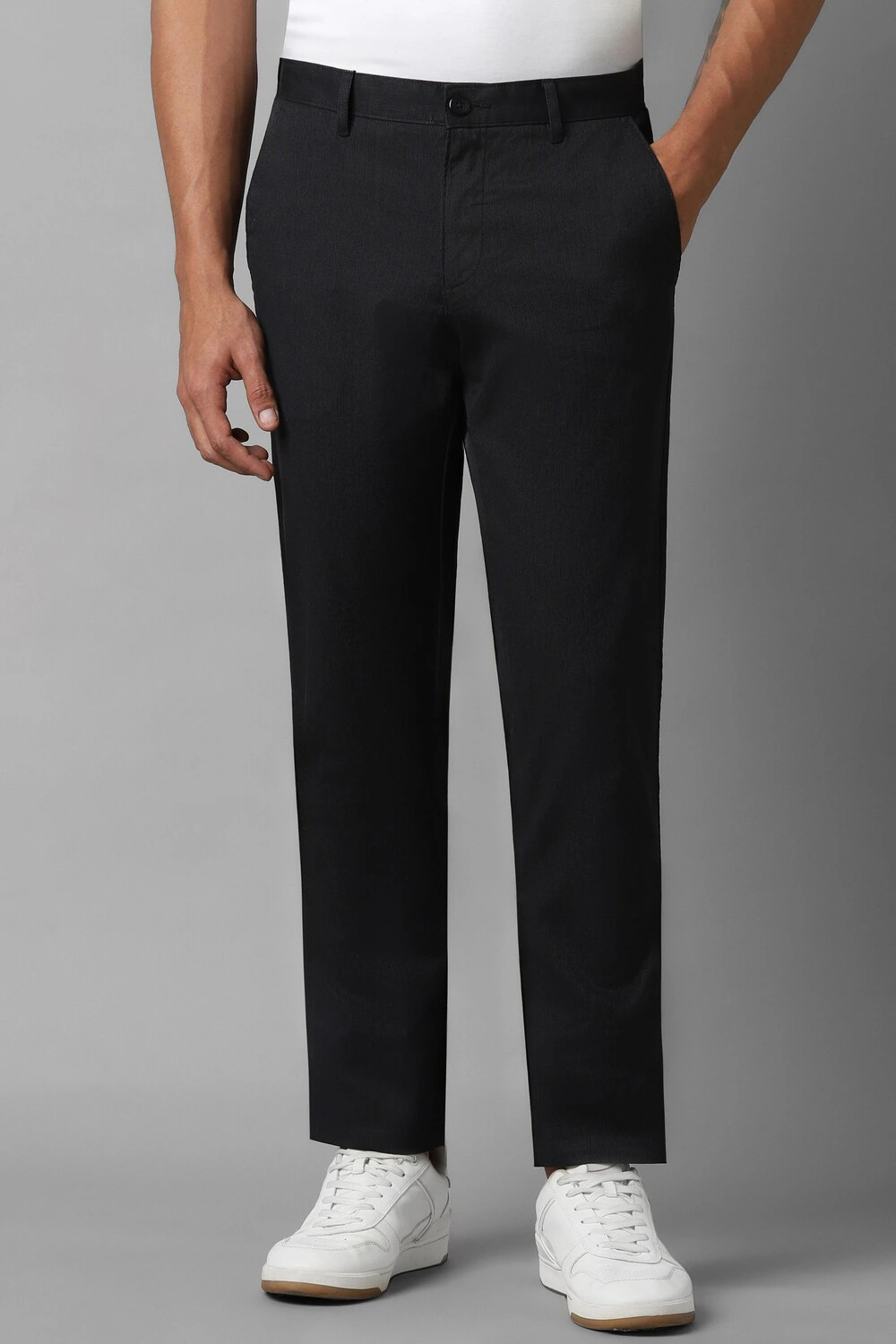 Men Black Slim Fit Print Flat Front Casual Trousers-Black