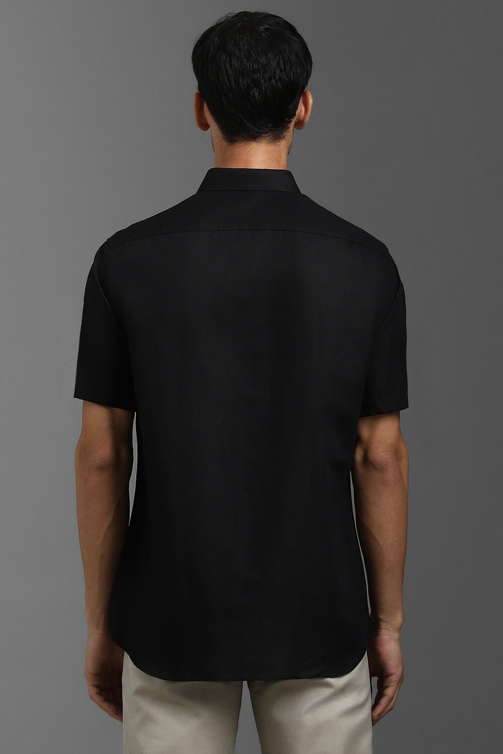48212-men-black-slim-fit-solid-half-sleeves-formal-shirt-black-1.jpg