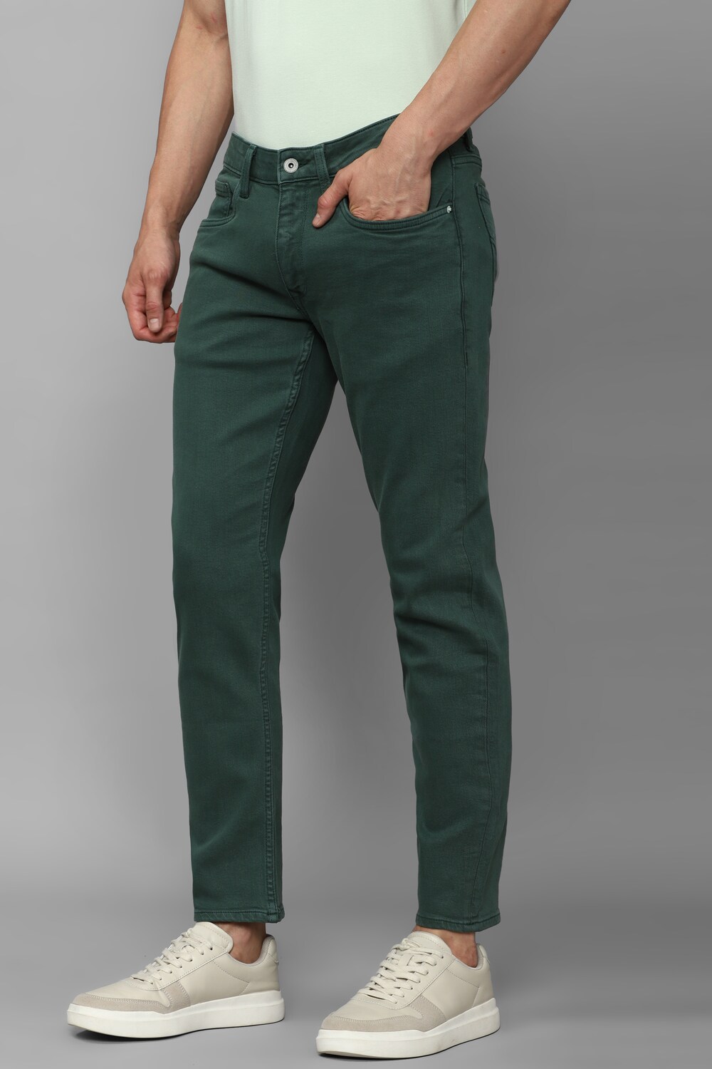 48282-men-green-dark-smart-fit-jeans-green-1.jpg