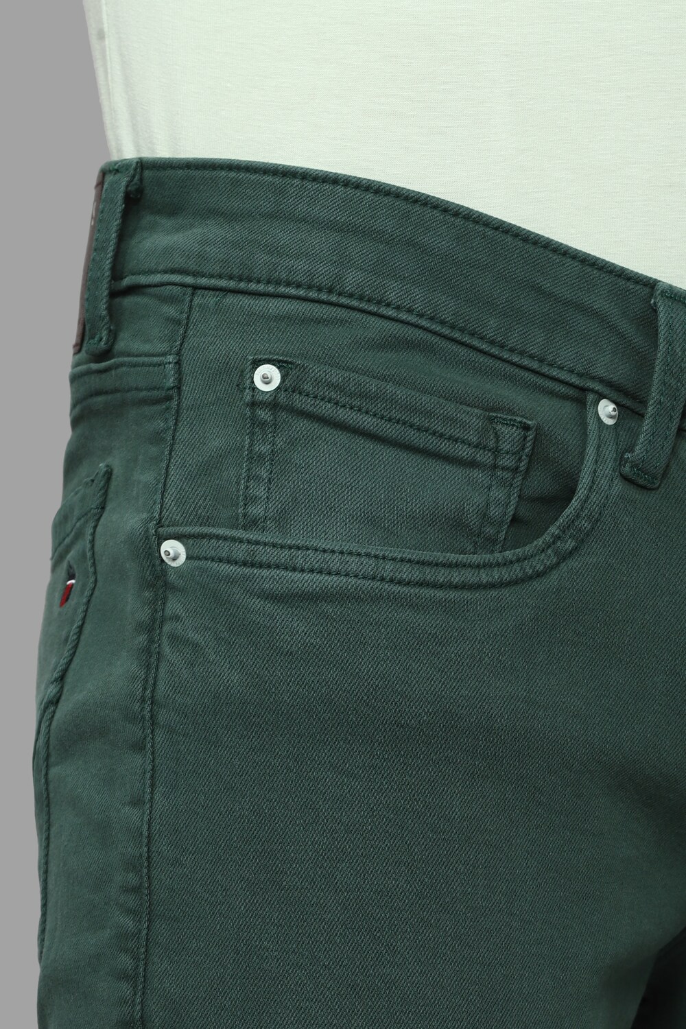 48282-men-green-dark-smart-fit-jeans-green-1.jpg
