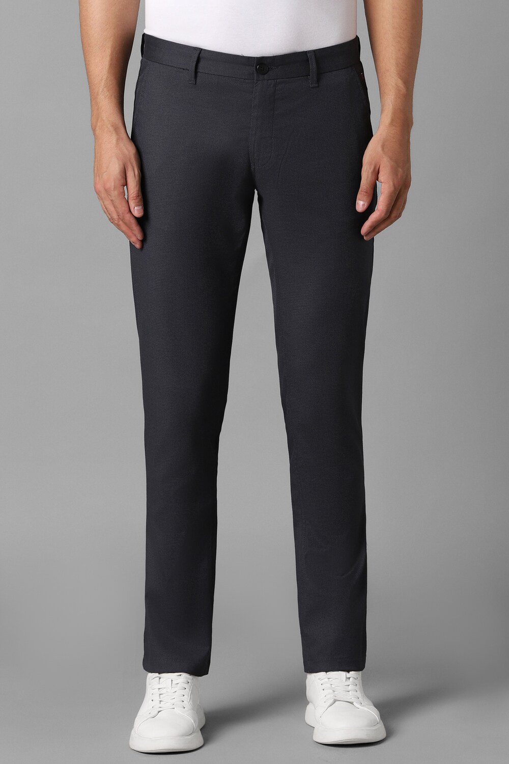 Men Grey Slim Fit Textured Flat Front Casual Trousers-Grey