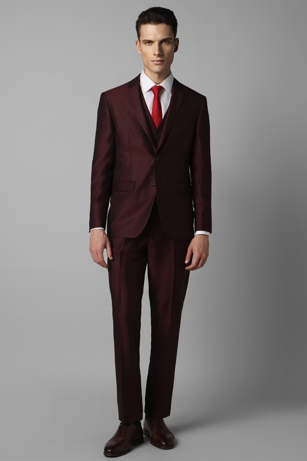 Men Maroon Slim Fit Solid Formal Three Piece Suit-Maroon