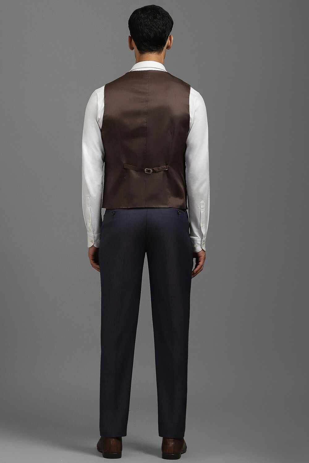 4923-men-navy-slim-fit-textured-formal-three-piece-suit-navy-1.jpg