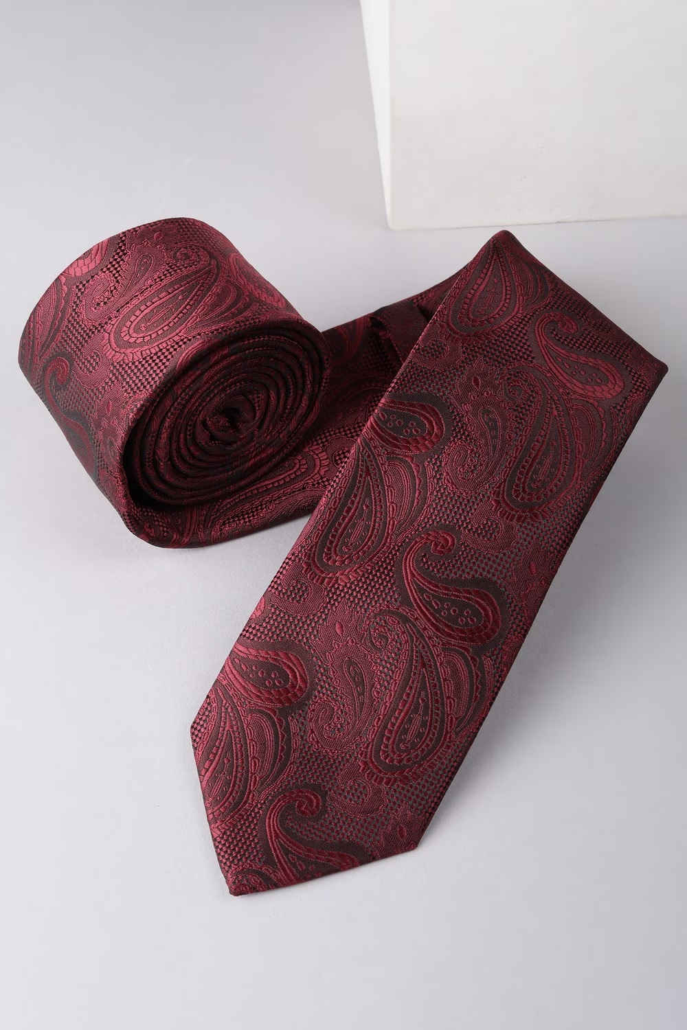 49764-men-maroon-embroidered-tie-maroon-1.jpg