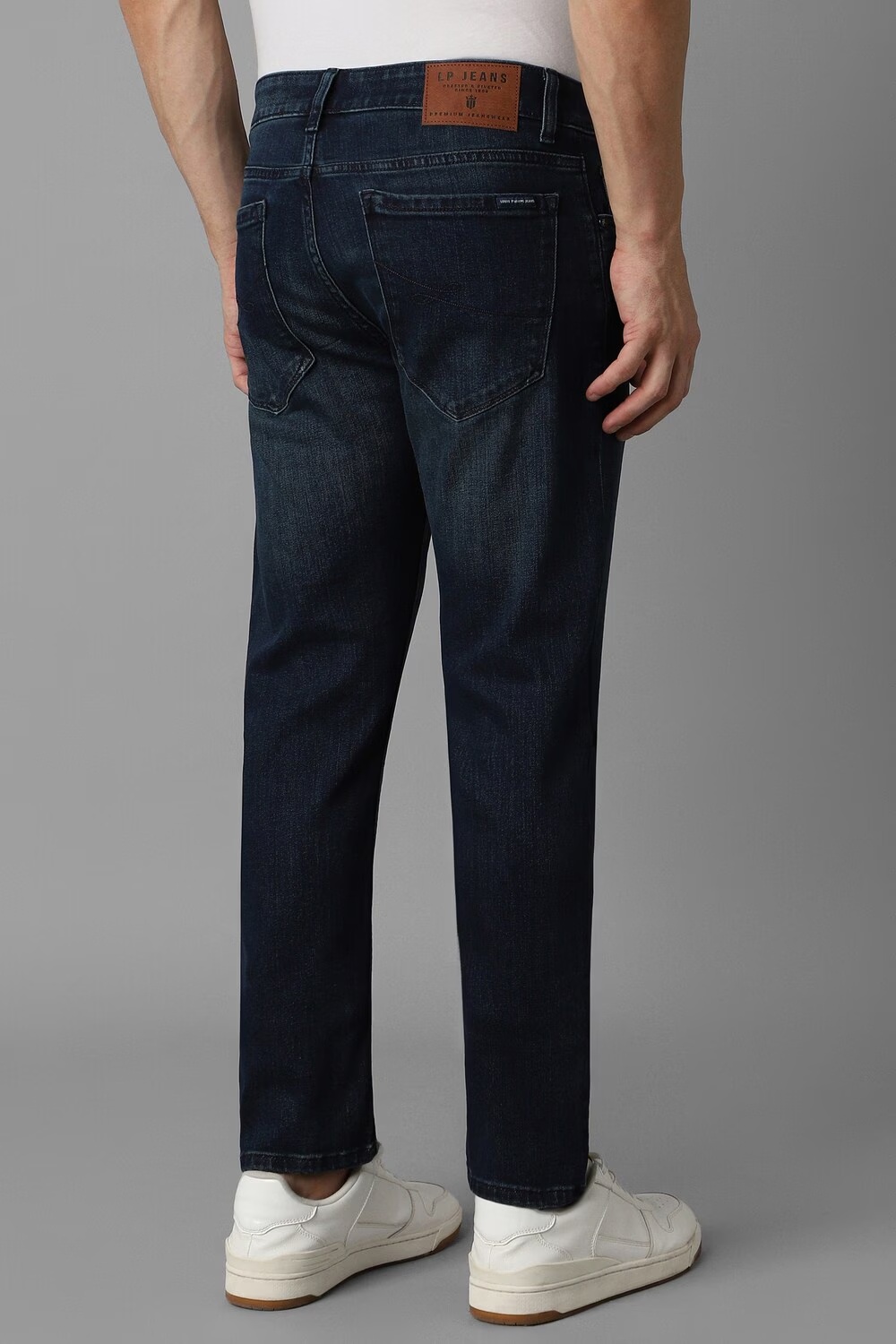 50676-men-navy-dark-wash-regular-fit-jeans-navy-1.jpg
