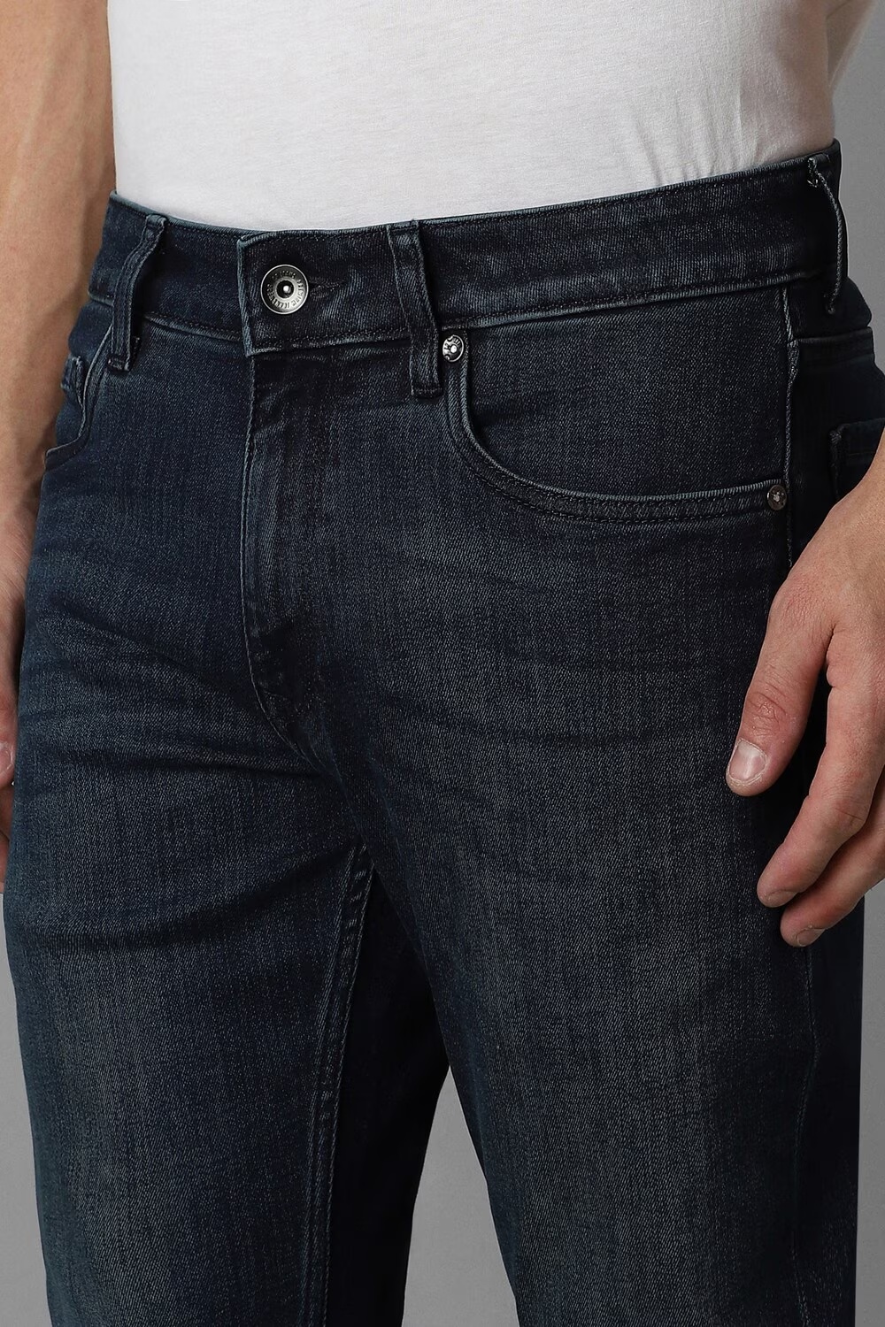 50676-men-navy-dark-wash-regular-fit-jeans-navy-1.jpg