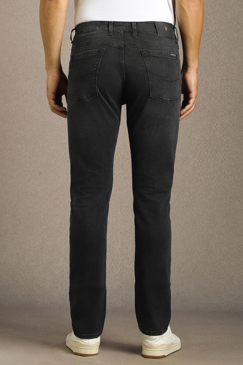 51291-men-black-mid-slim-fit-jeans-black-1.webp